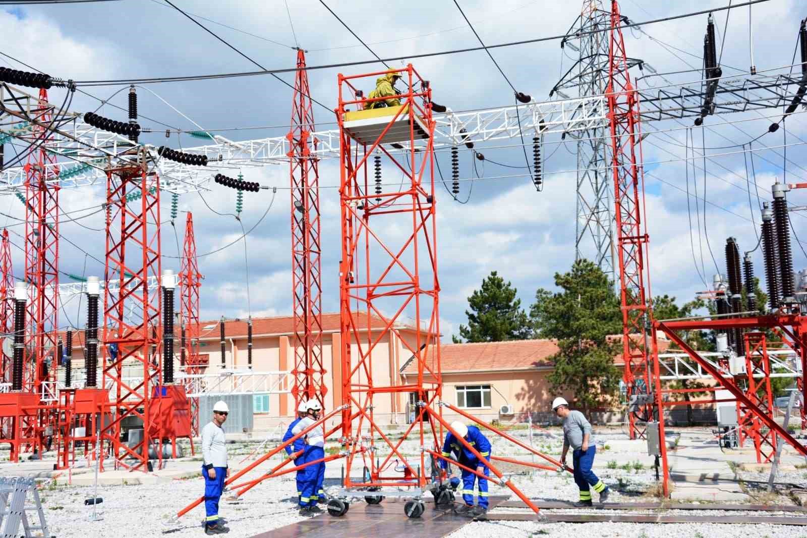 Samsun’da enerji altyapısına 11,2 milyar TL’lik yatırım planı
Samsun’da enerji altyapısına 11,2 milyar TL’lik yatırım planı