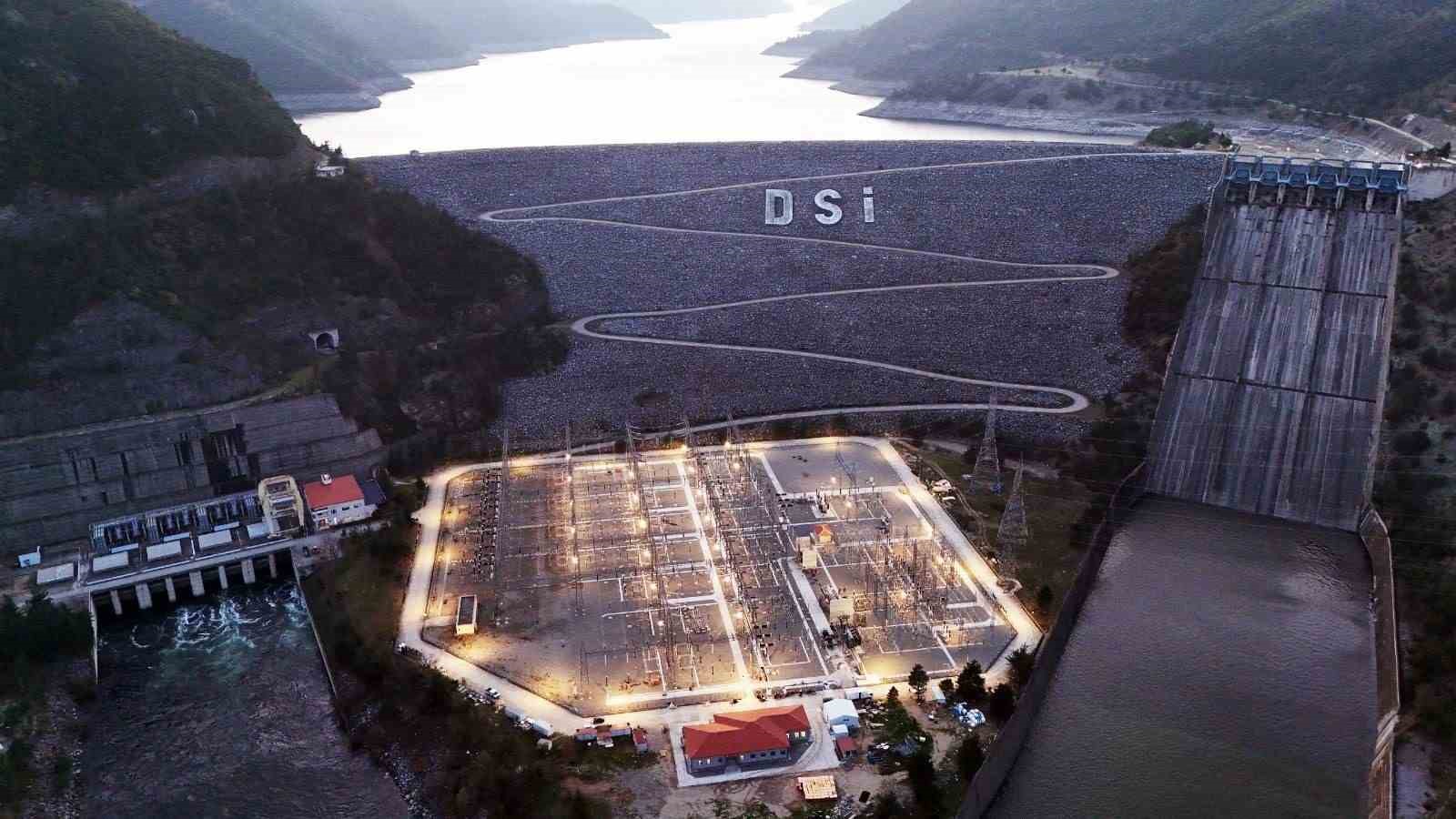 Samsun’da enerji altyapısına 11,2 milyar TL’lik yatırım planı
Samsun’da enerji altyapısına 11,2 milyar TL’lik yatırım planı