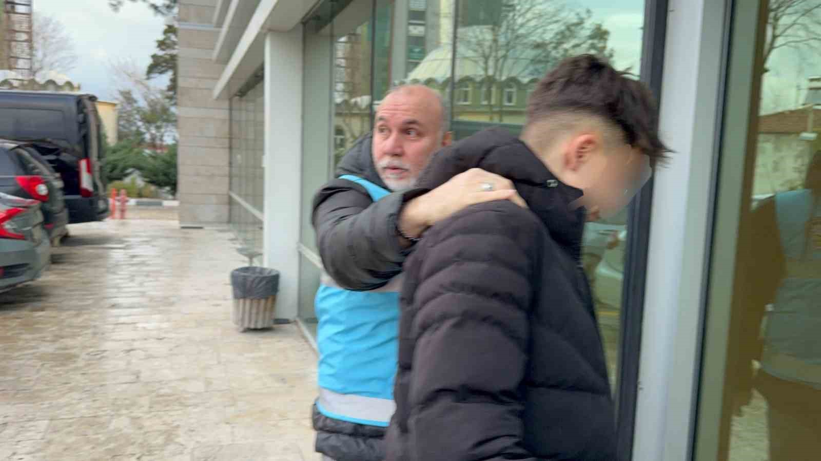 Samsun’da fırında 2 kişiyi bıçaklayan çocuk adliyeye sevk edildi
