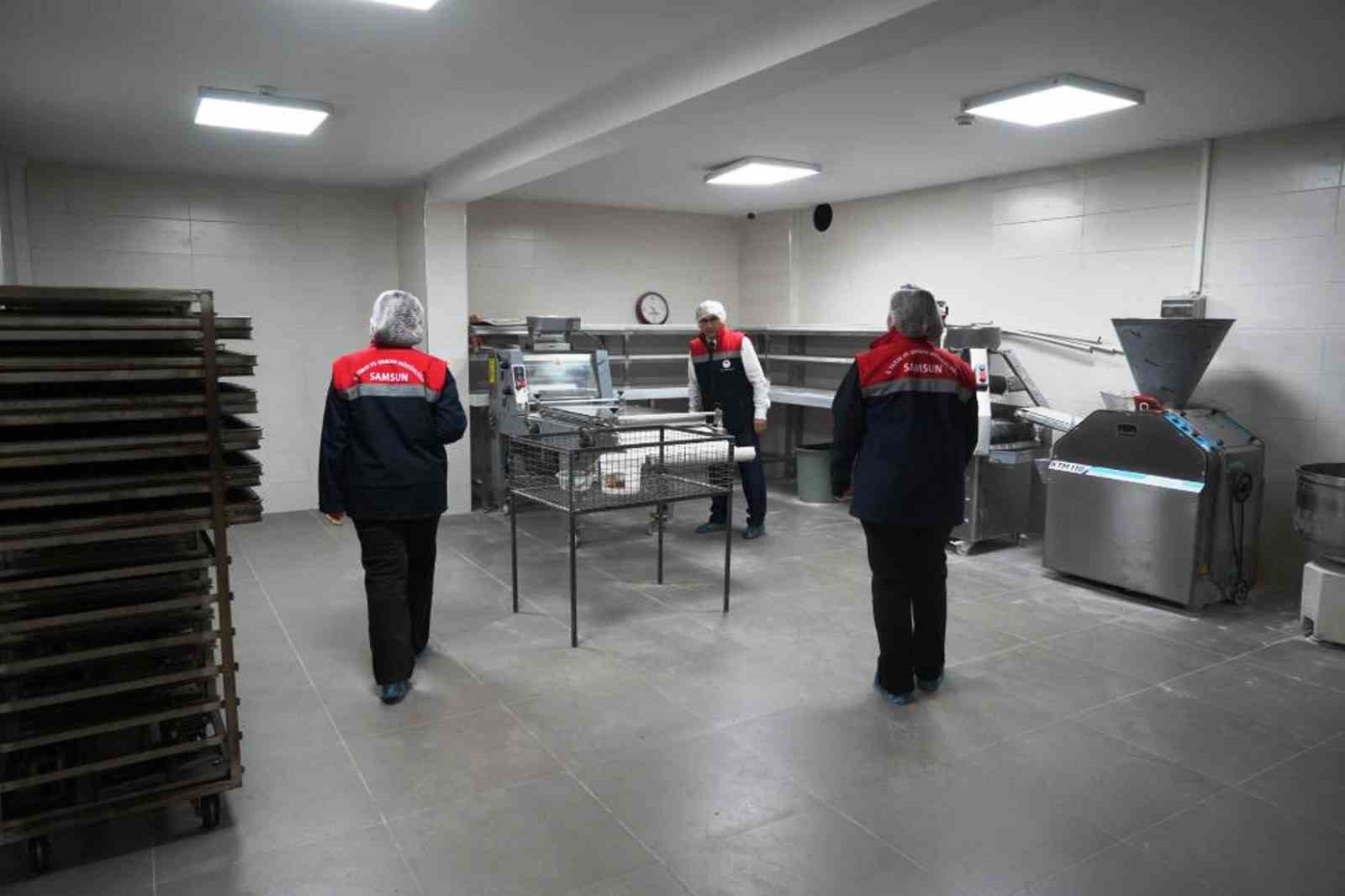 Samsun’da gıda denetimlerinde 23 milyon TL idari para cezası uygulandı
Samsun’da gıda denetimlerinde 23 milyon TL idari para cezası uygulandı