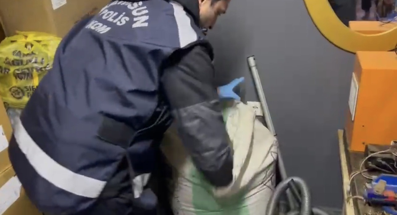 Samsun’da kaçak sigara ve tütün operasyonu: 280 bin adet makaron, 40 bin adet sigara ele geçirildi
