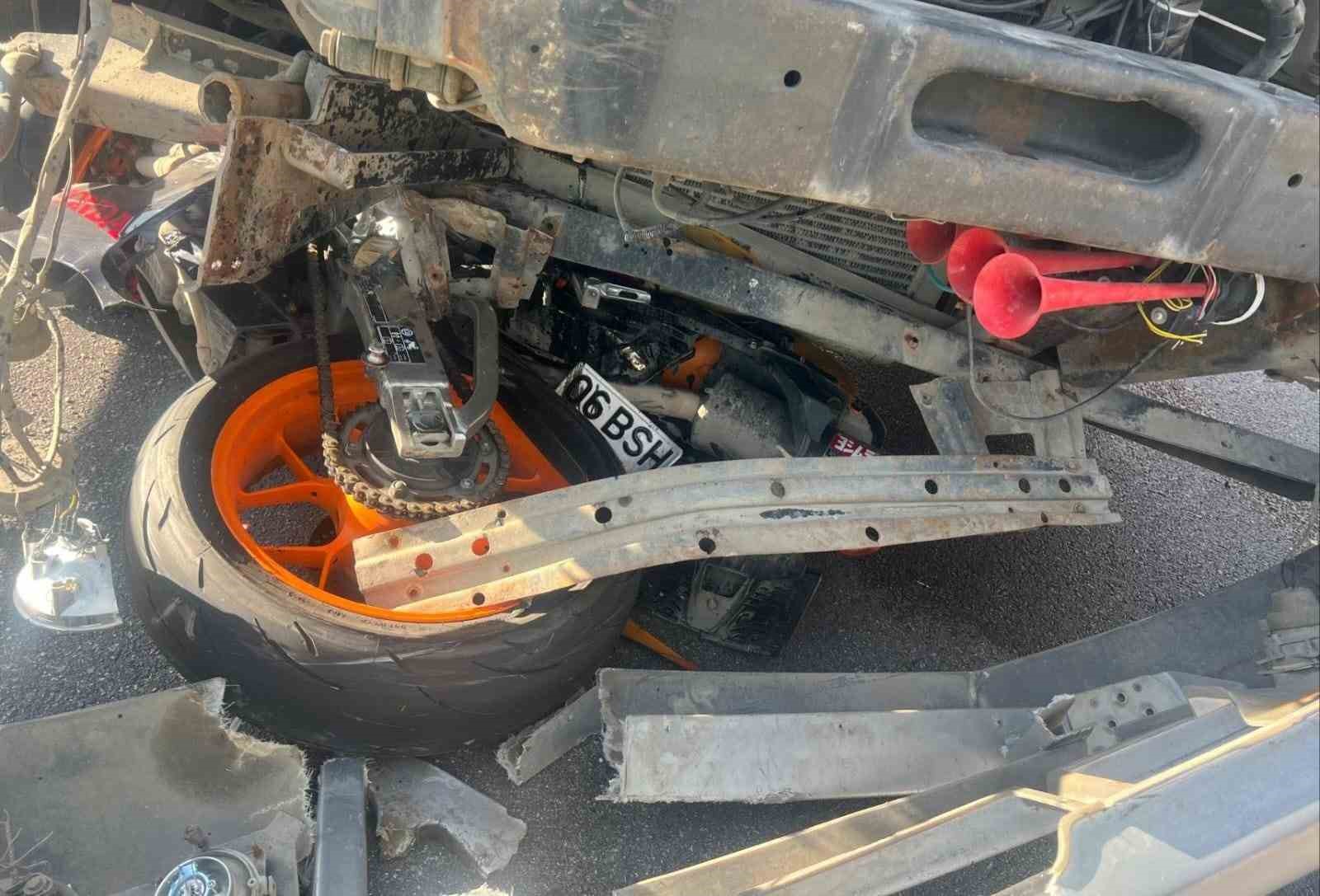 Samsun’da kamyon motosikletle çarpıştı: 1 ölü
