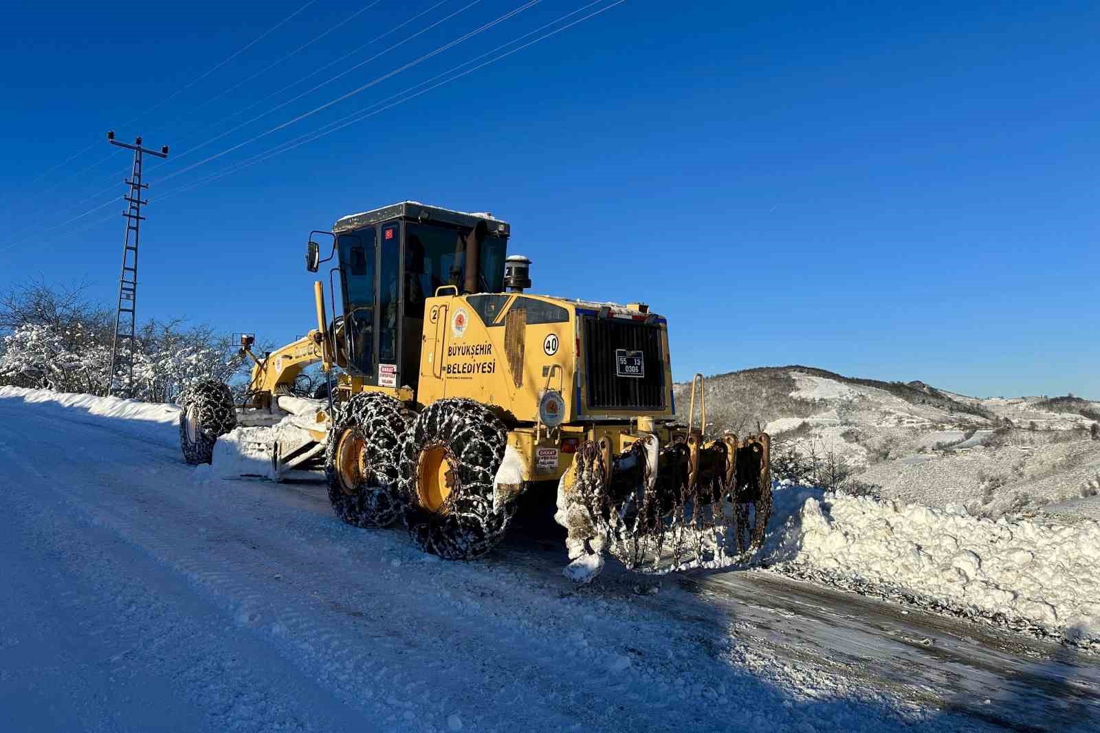 Samsun’da karla mücadele: 575 mahalle yolu ulaşıma açıldı
