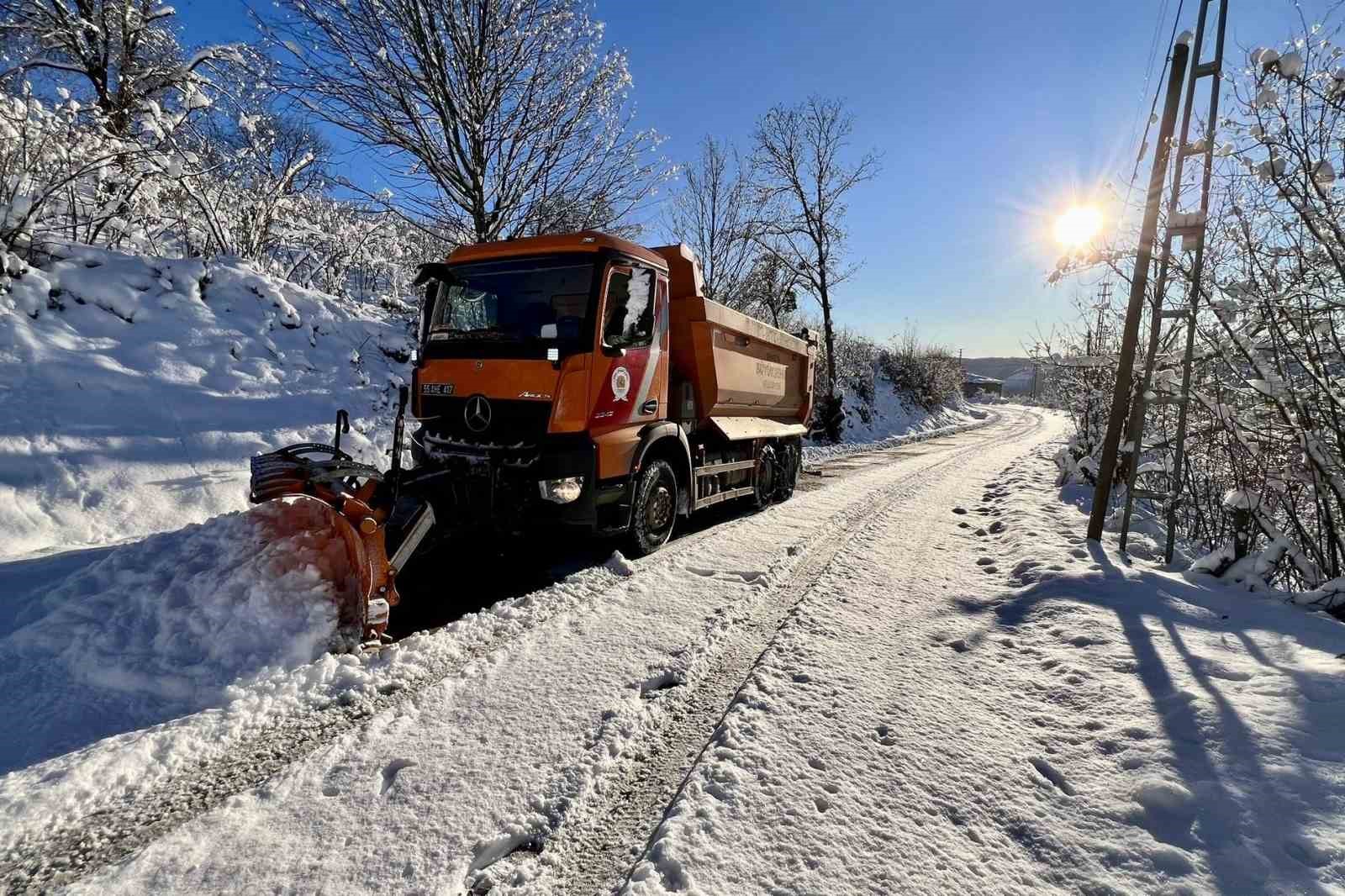 Samsun’da karla mücadele: 575 mahalle yolu ulaşıma açıldı
