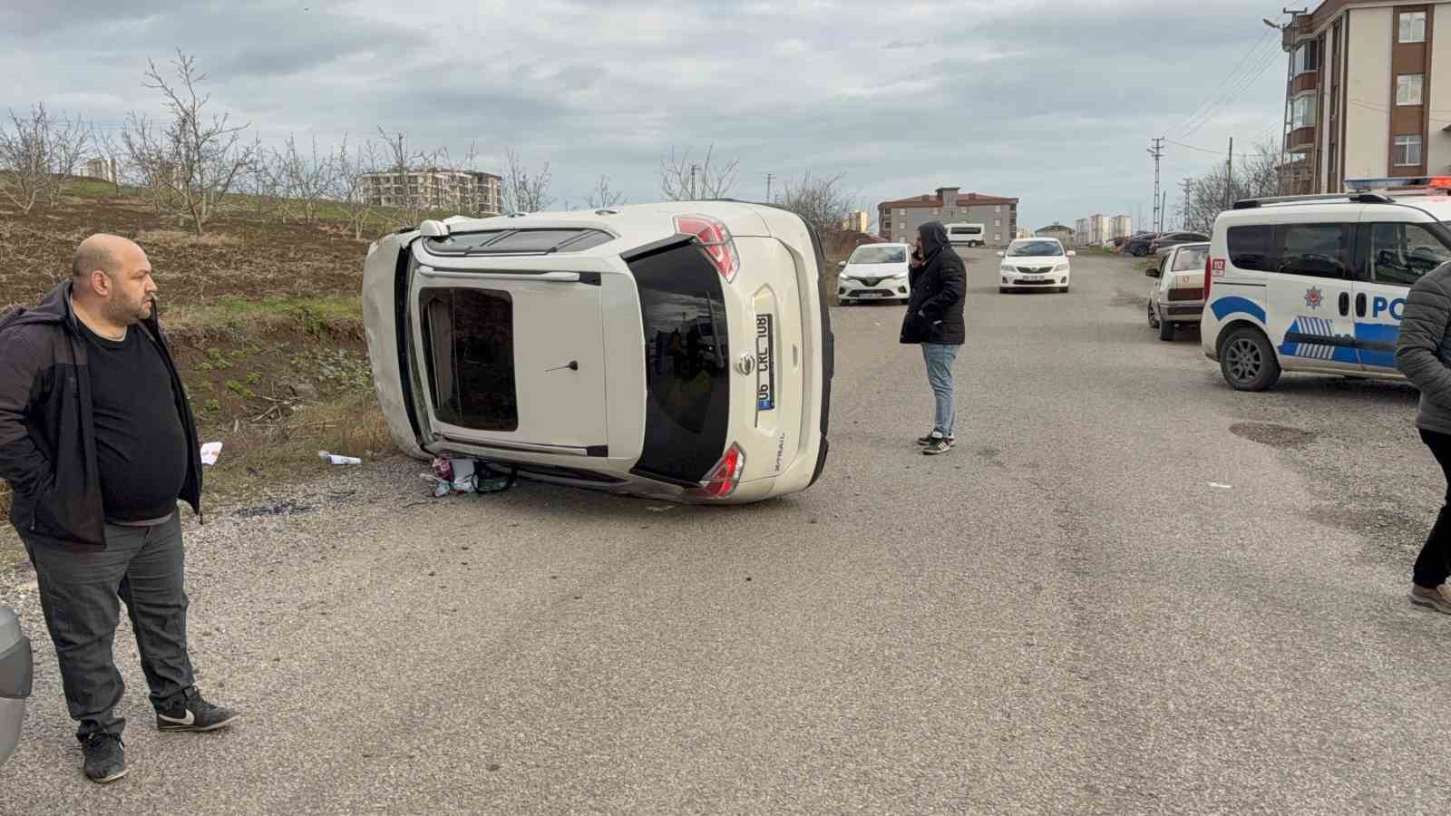 Samsun’da otomobil takla attı: 3 yaralı
