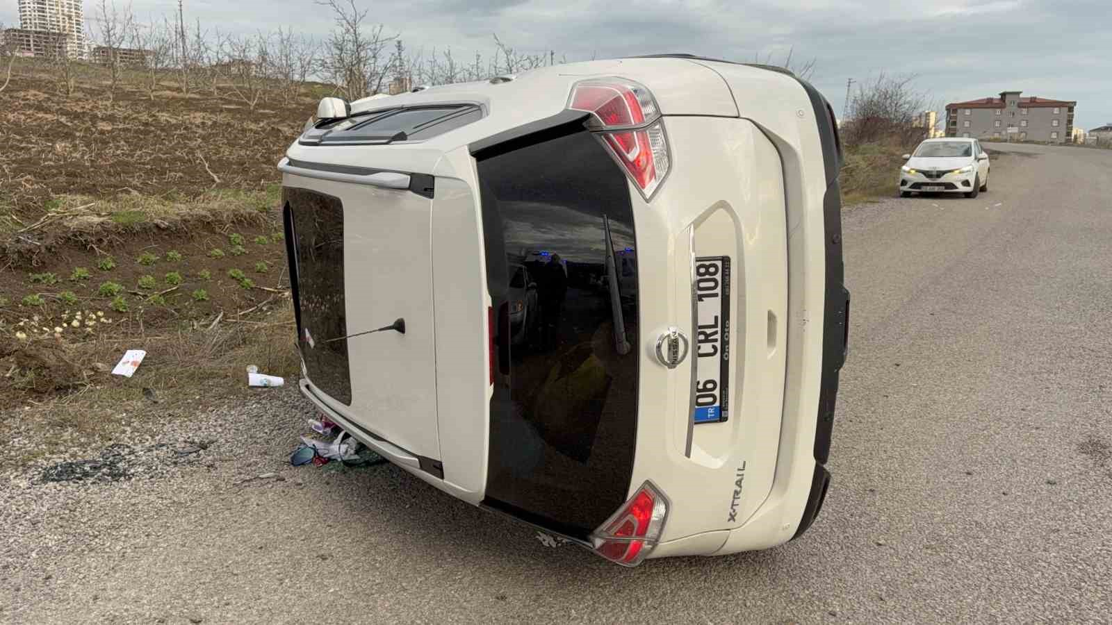 Samsun’da otomobil takla attı: 3 yaralı
