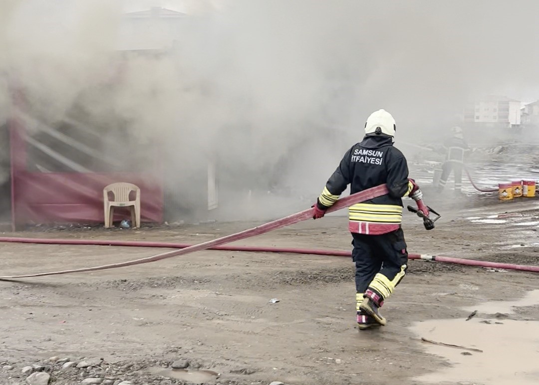 Samsun’da şantiyede yangın
