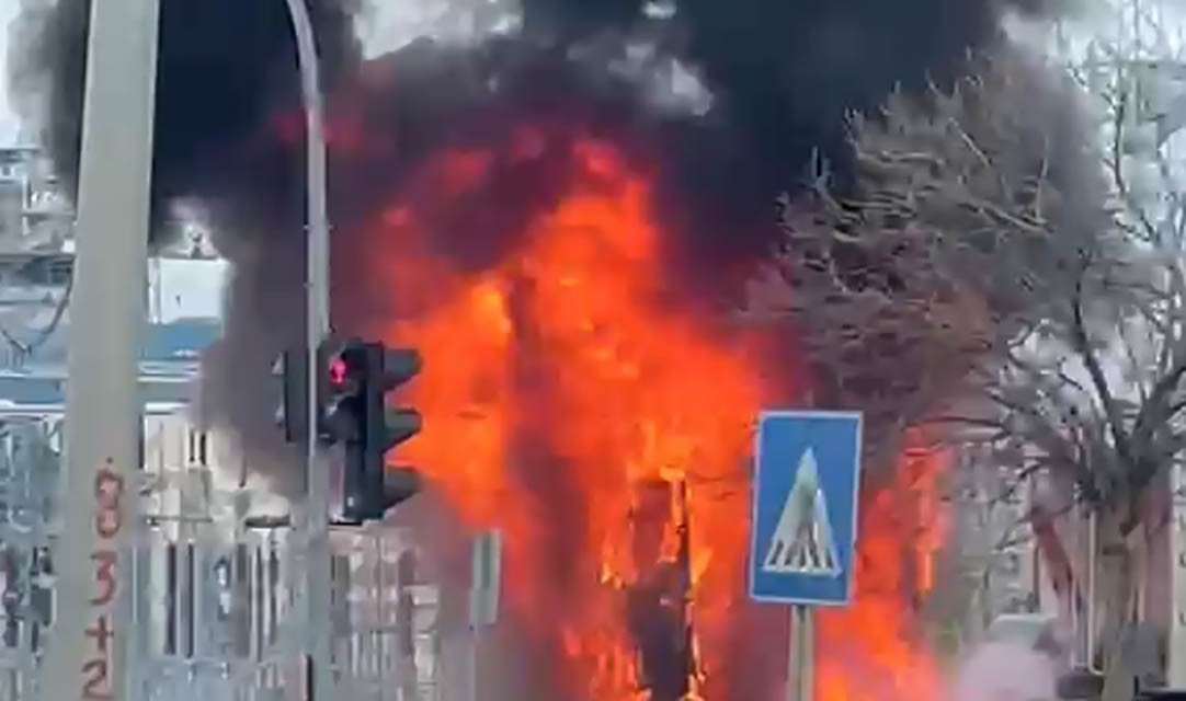 Samsun’da seyir halindeki tırın kupası alevlere teslim oldu
