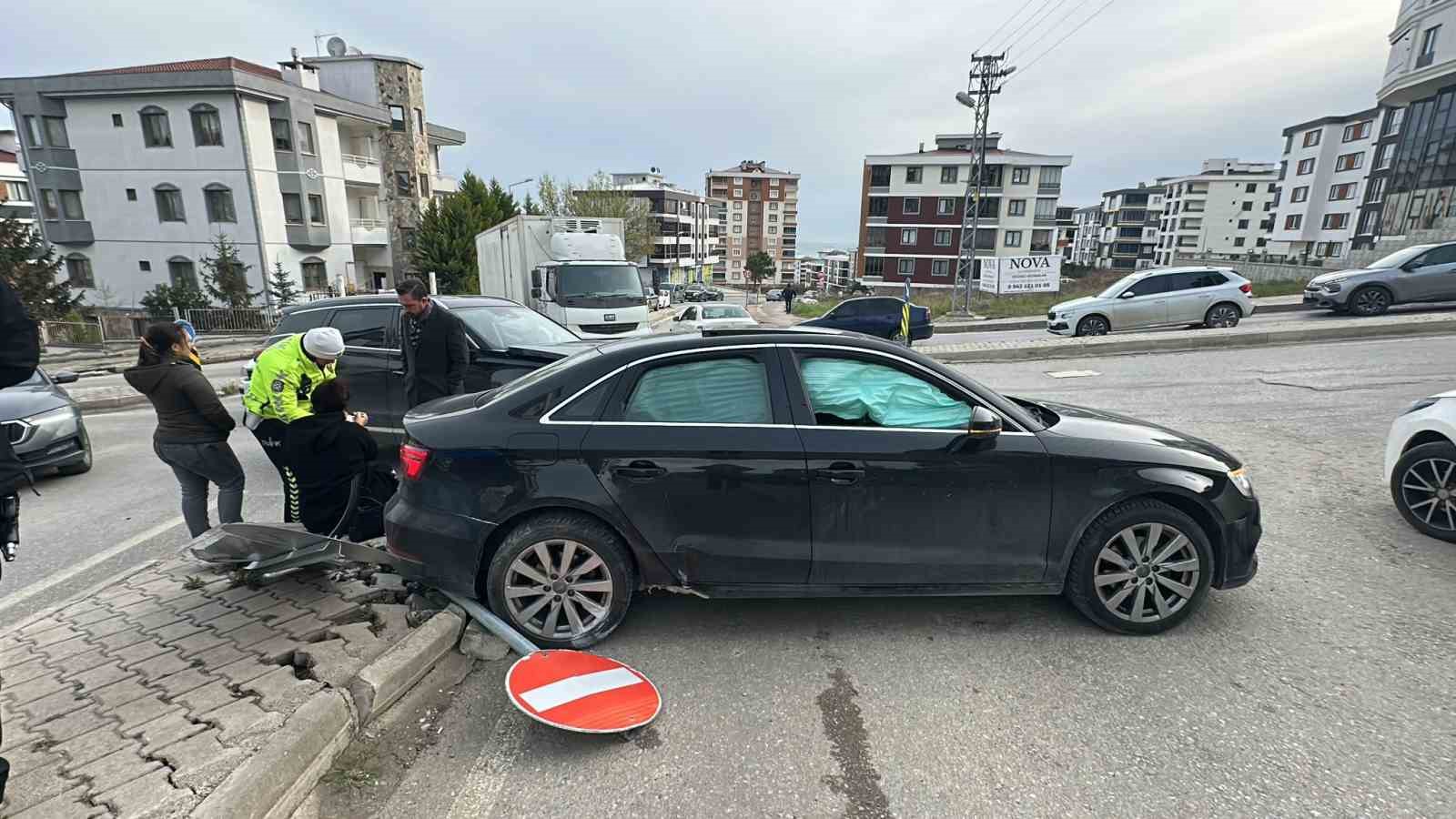 Samsun’da SUV ile otomobil çarpıştı
