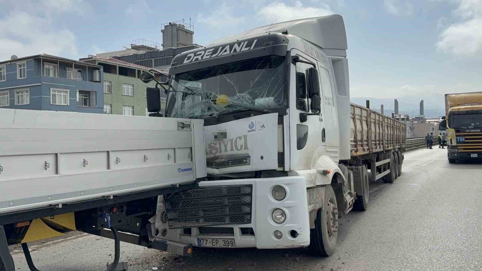 Samsun’da tır tıra arkadan çarptı
