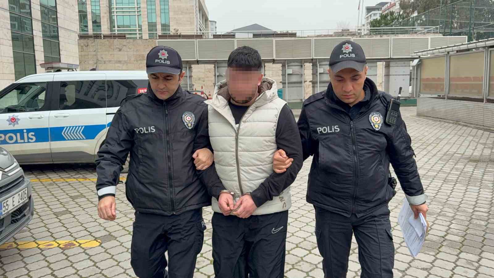 Samsun’da Trabzonspor otobüsünü taşlayan 5 kişi adliyeye sevk edildi
