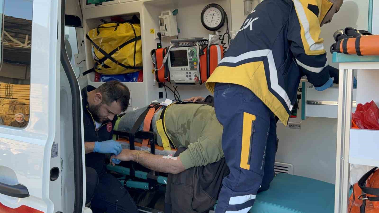 Samsun’da tramvay ile kamyon çarpıştı: 3 yaralı
