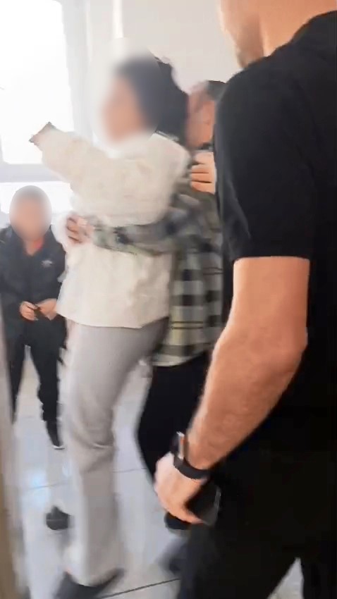 Samsun’da veli sınıfı bastı, öğretmenler basın açıklaması ile tepki gösterdi
