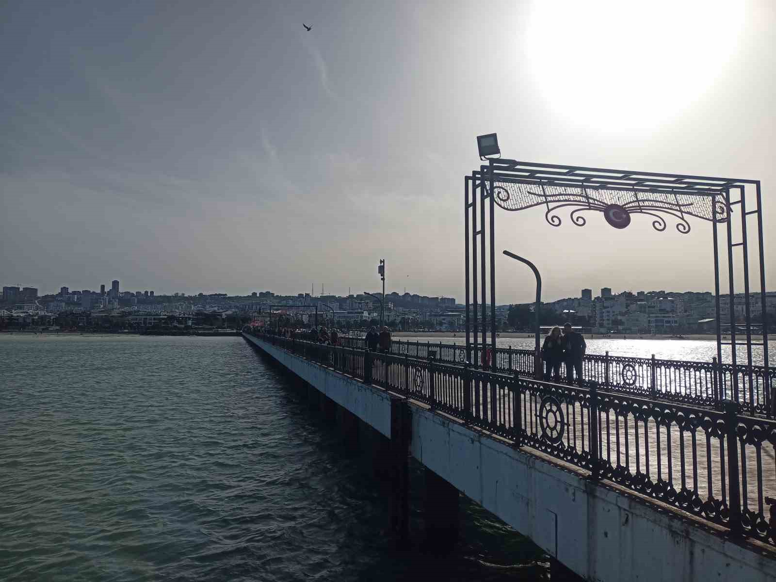 Samsun’da yalancı bahar: Vatandaşlar sahile akın etti
