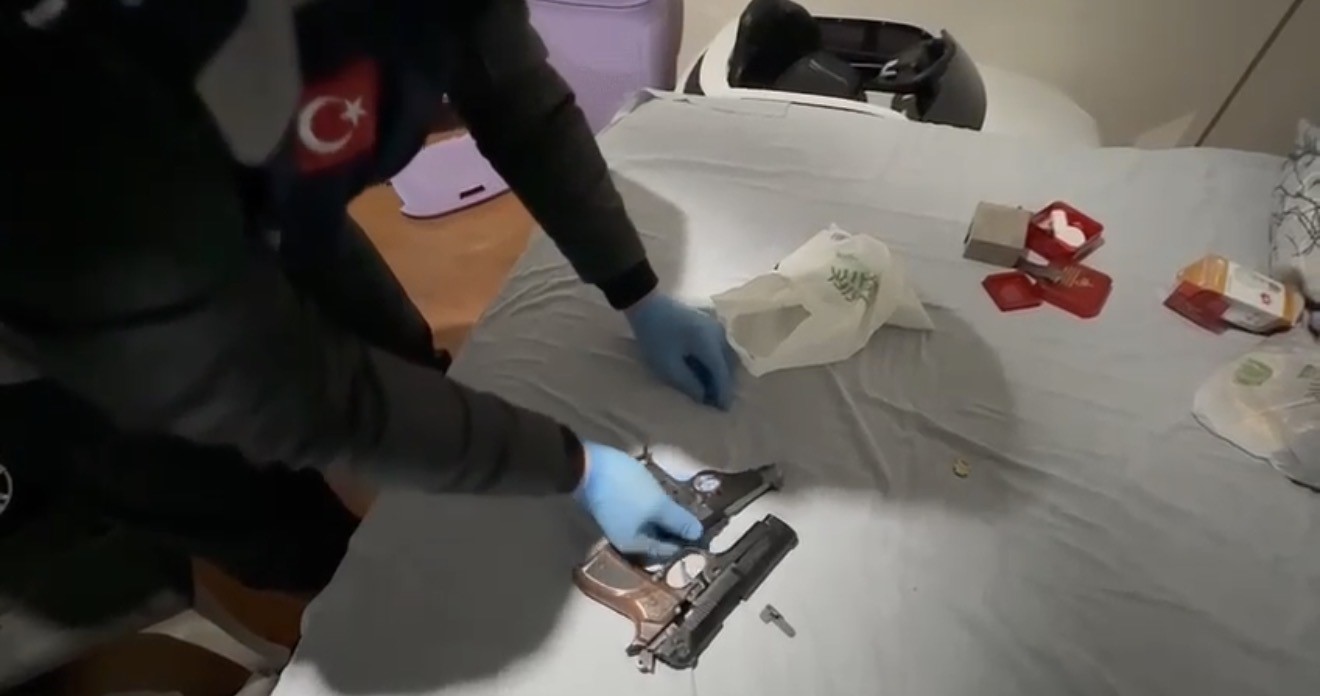 Samsun’da yatak odasında ve araçta uyuşturucu ele geçirildi
