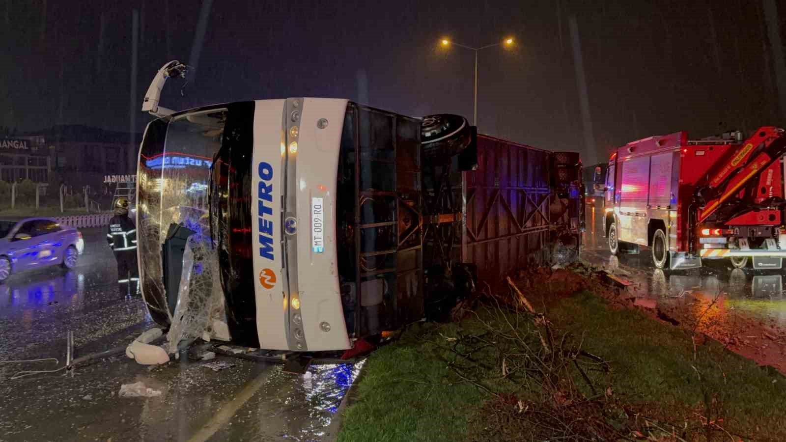 Samsun’da yolcu otobüsü devrildi: 6 yaralı
