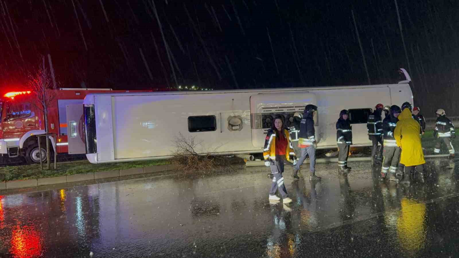 Samsun’da yolcu otobüsü devrildi: 6 yaralı
