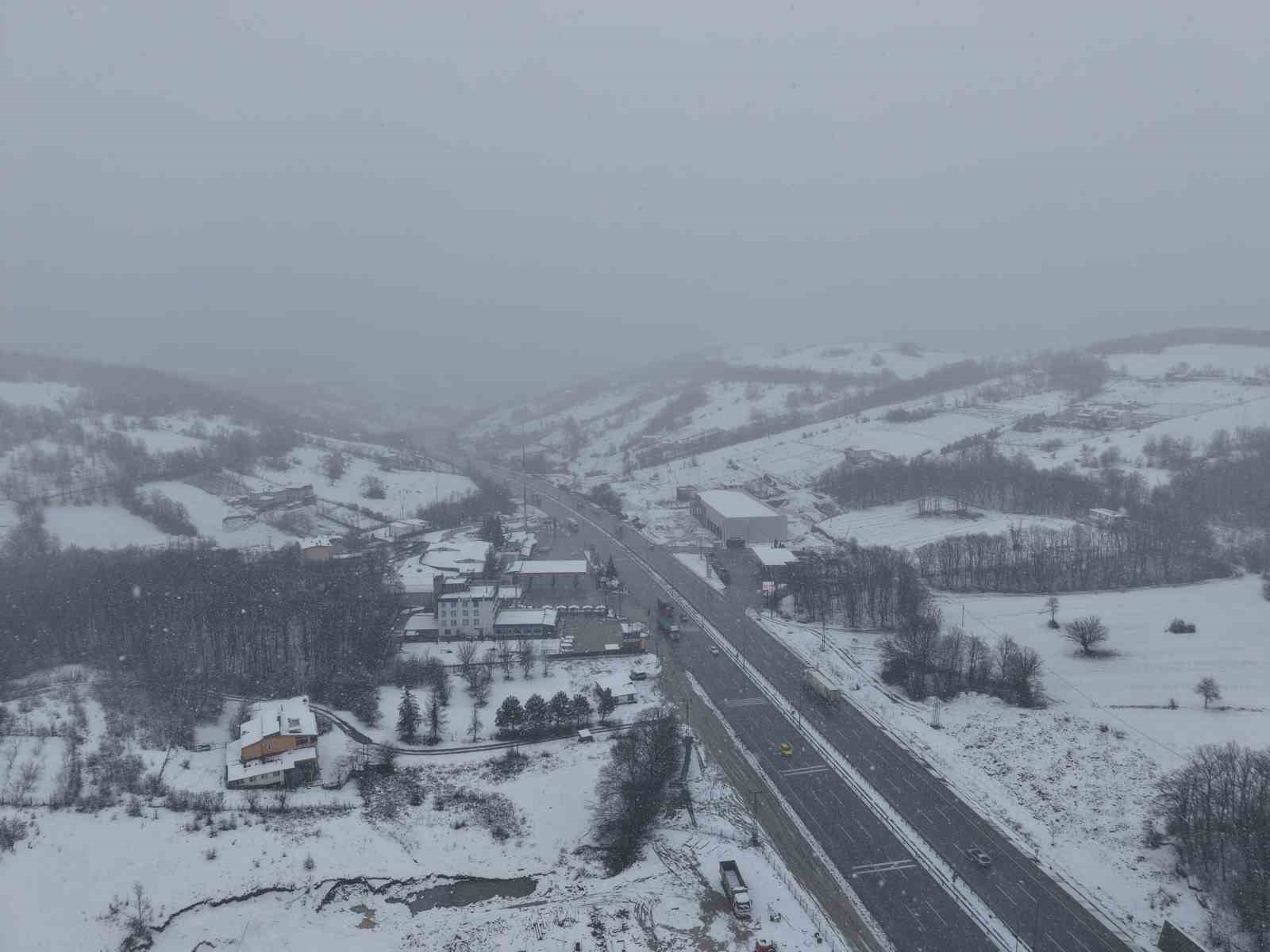 Samsun’da yüksek kesimler beyaza büründü
