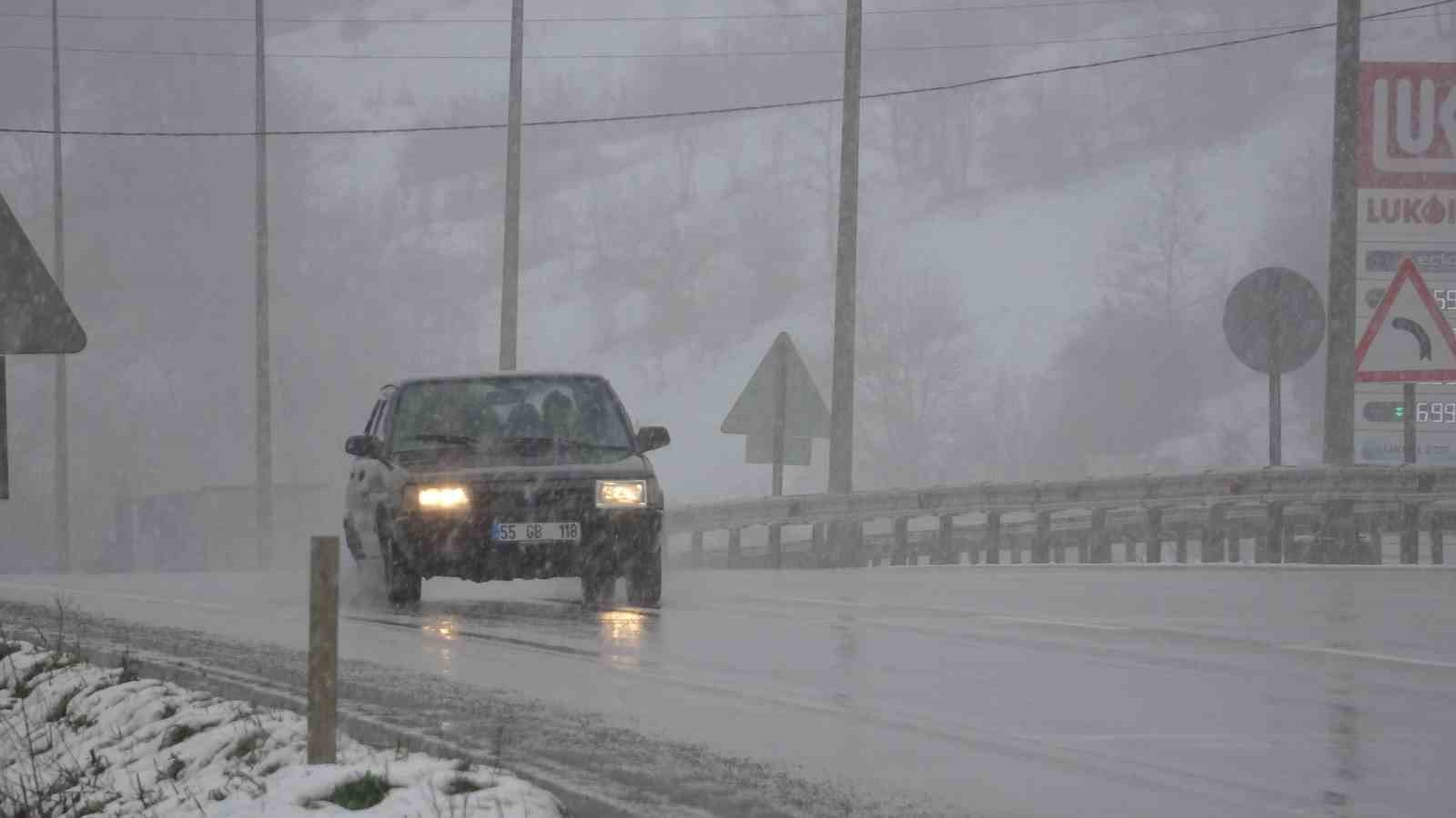 Samsun’da yüksek kesimler beyaza büründü
