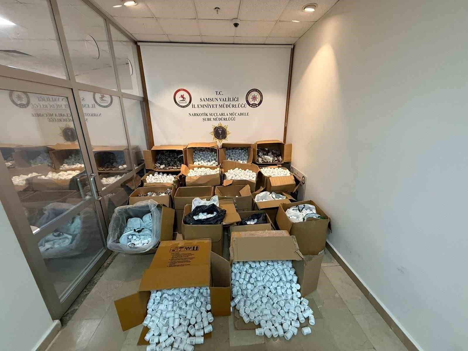 Samsun’da zehir tacirlerine ağır darbe: 421 bin hap ele geçirildi
