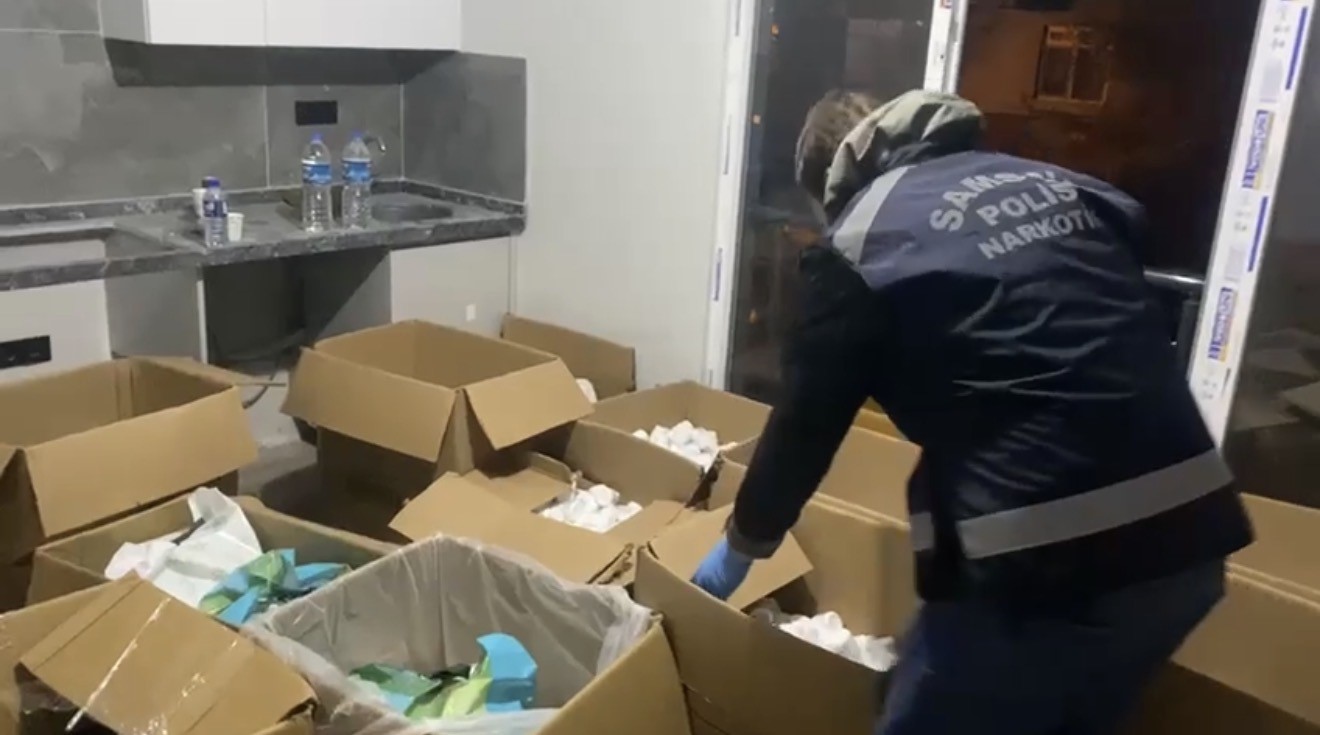 Samsun’da zehir tacirlerine ağır darbe: 421 bin hap ele geçirildi
