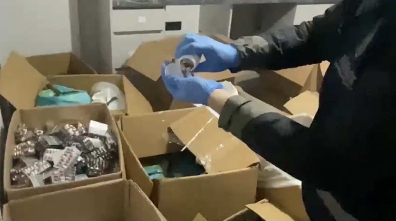 Samsun’da zehir tacirlerine ağır darbe: 421 bin hap ele geçirildi
