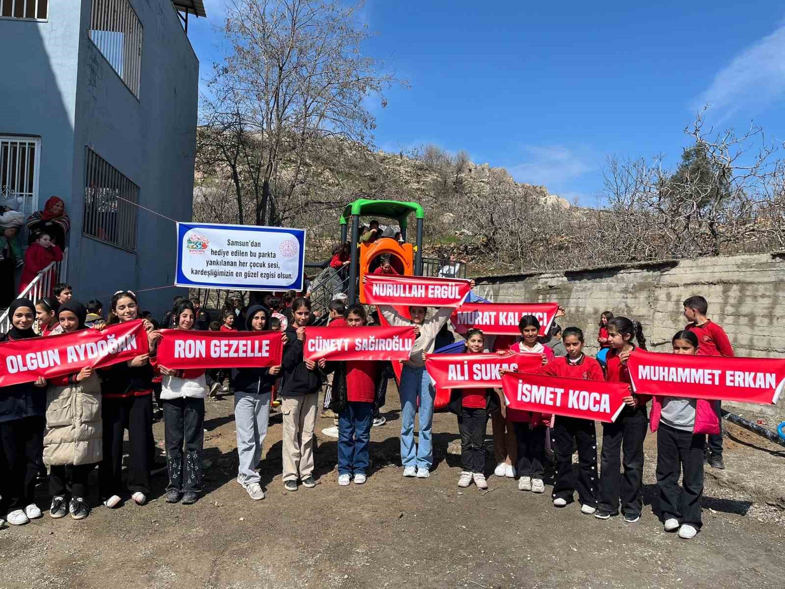 Samsun’dan Diyarbakır’a uzanan gönül köprüsü oyun parkıyla taçlandı
Samsun’dan Diyarbakır’a uzanan gönül köprüsü oyun parkıyla taçlandı