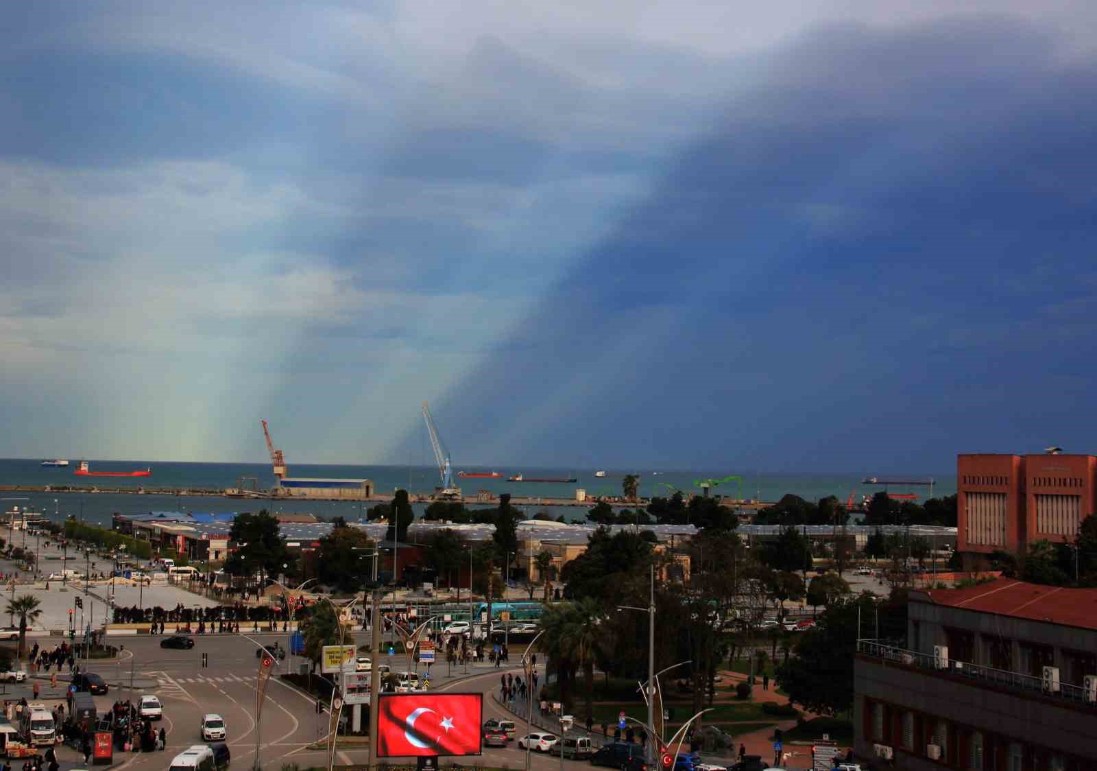 Samsun’dan objektife yansıyanlar: Gökyüzü büyüledi, şehir ışıkları geceyi aydınlattı
