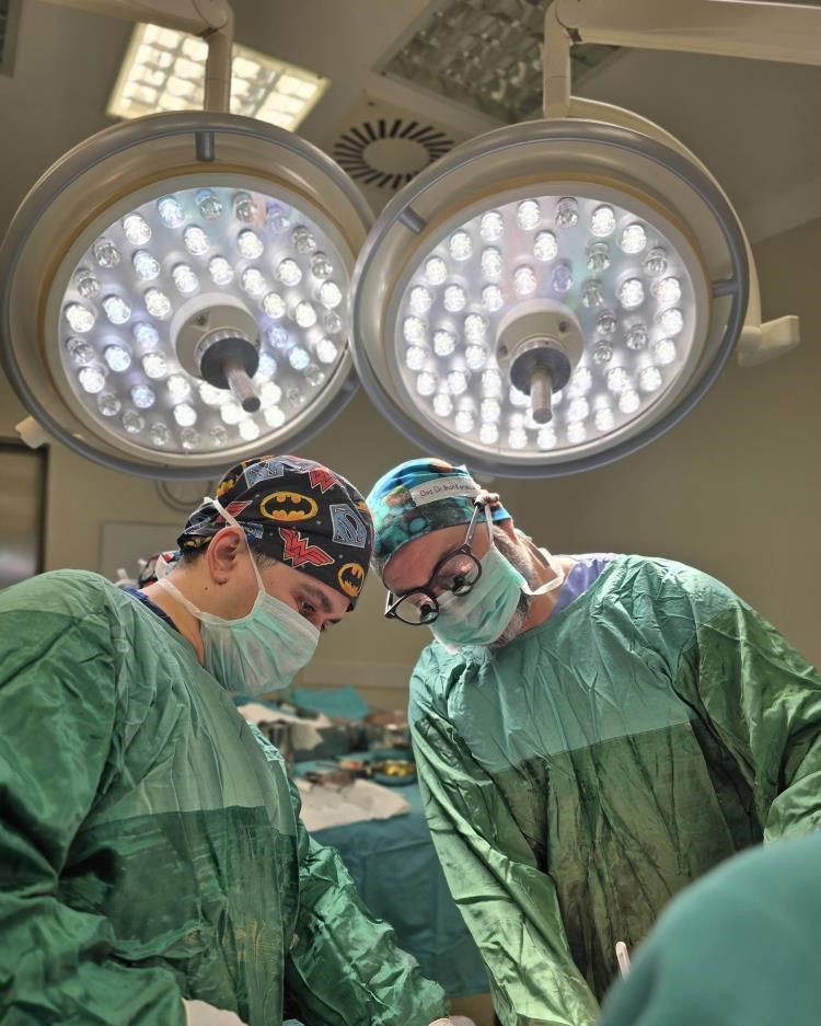 Samsunlu doğa fotoğrafçısı doktor donmuş gölün üzerinde kamp yaptı
