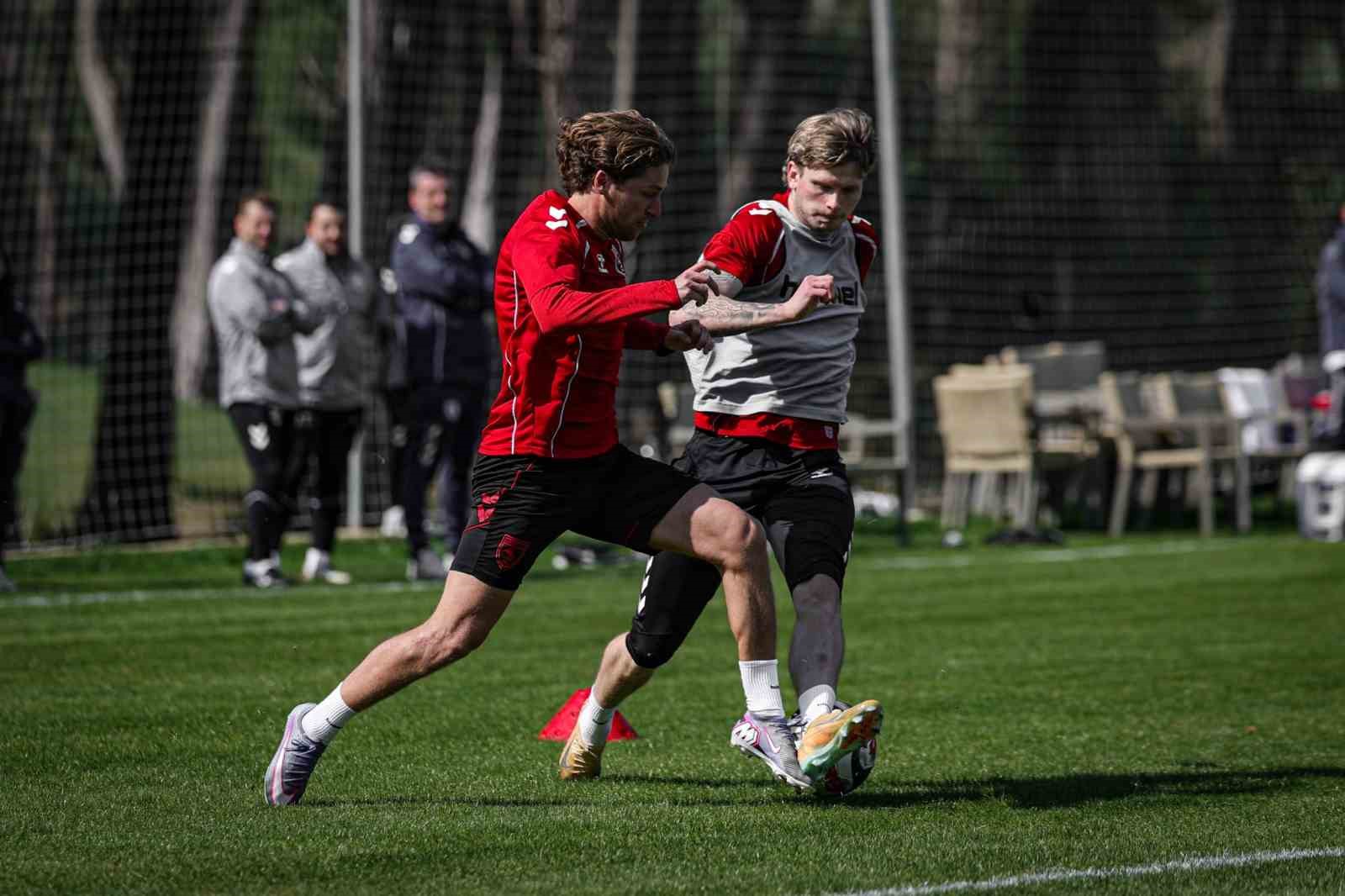 Samsunspor, Fenerbahçe deplasmanında puan peşinde
