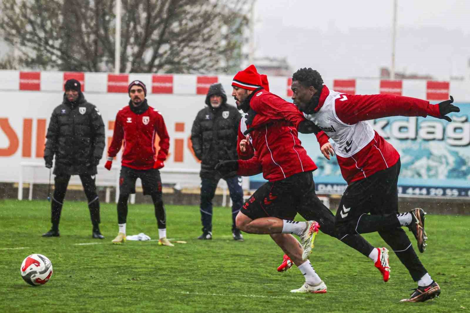 Samsunspor, Gaziantep FK engelini 3 puanla geçmek istiyor
