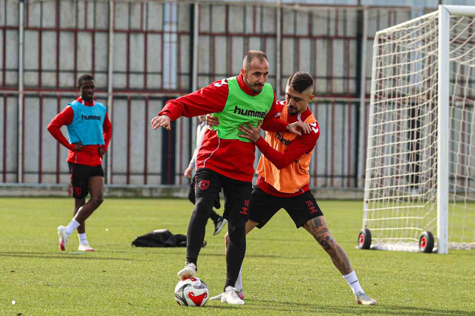 Samsunspor, Kasımpaşa maçı için İstanbul’a gitti
