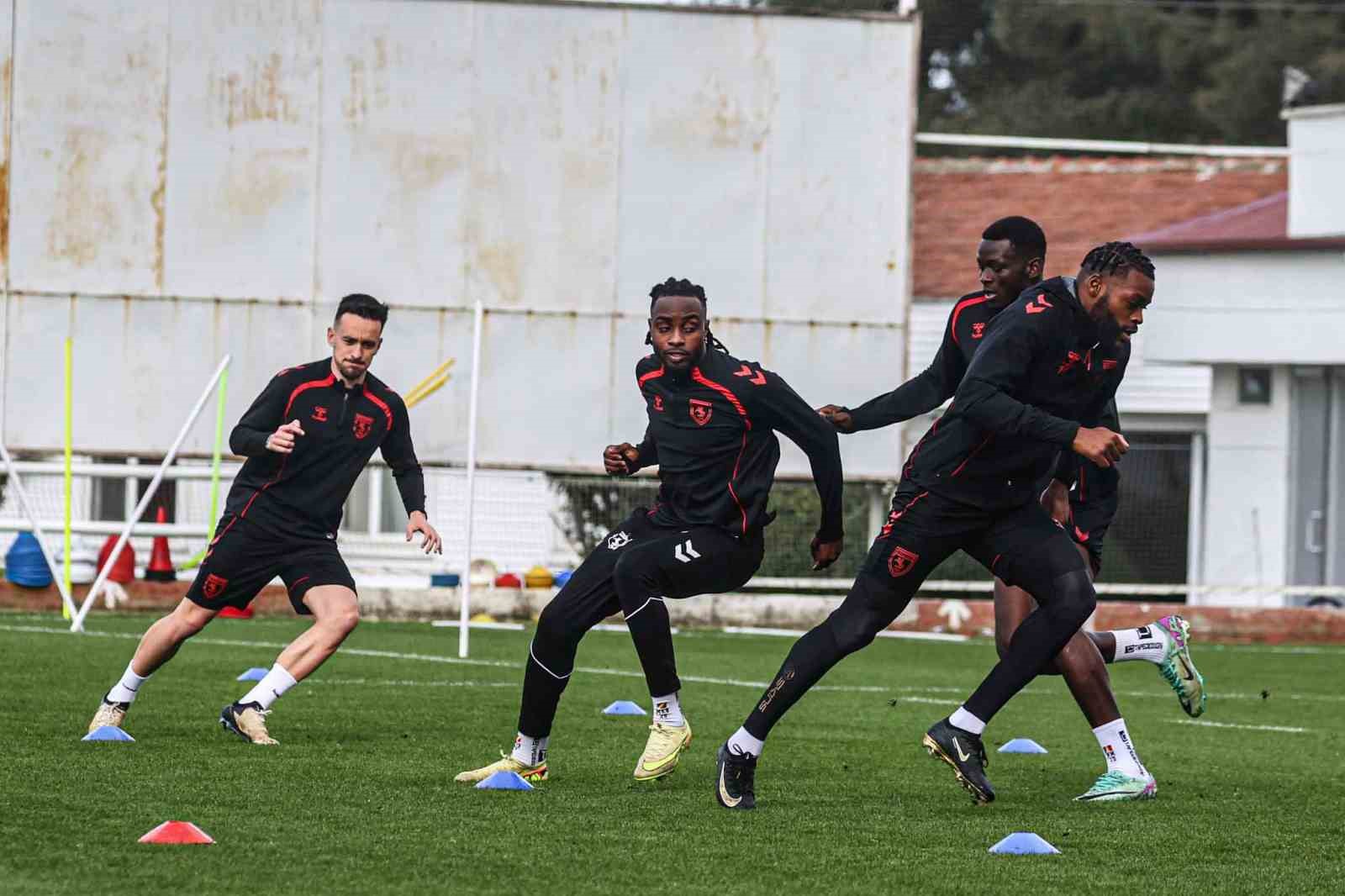 Samsunspor, Konyaspor engelini kayıpsız geçmek istiyor
