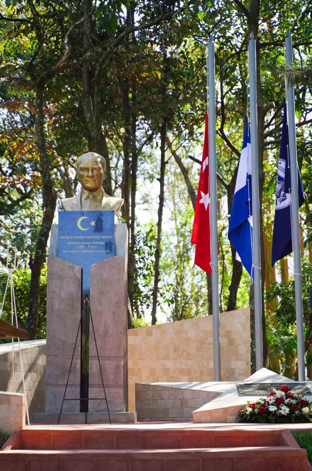 San Salvador’daki Türkiye Parkı ziyaretçilere kapılarını açtı

