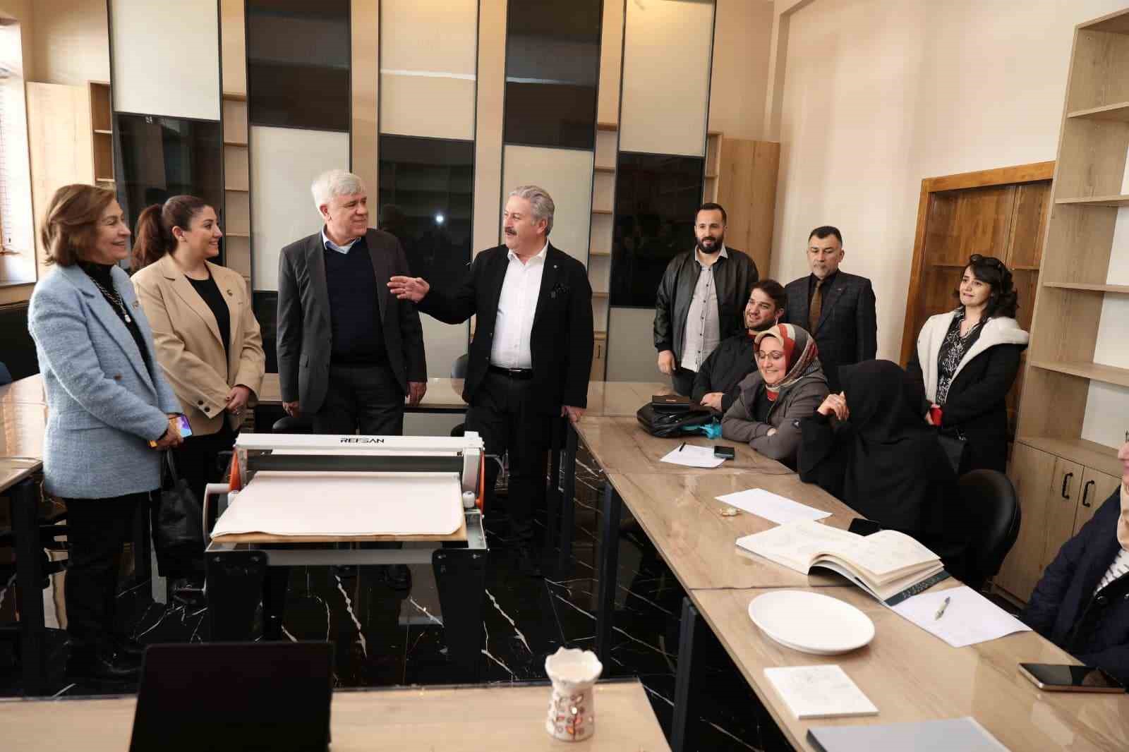 Sanat Melikgazi Kayseri Kent Konseyi’ni ağırladı
Sanat Melikgazi Kayseri Kent Konseyi’ni ağırladı