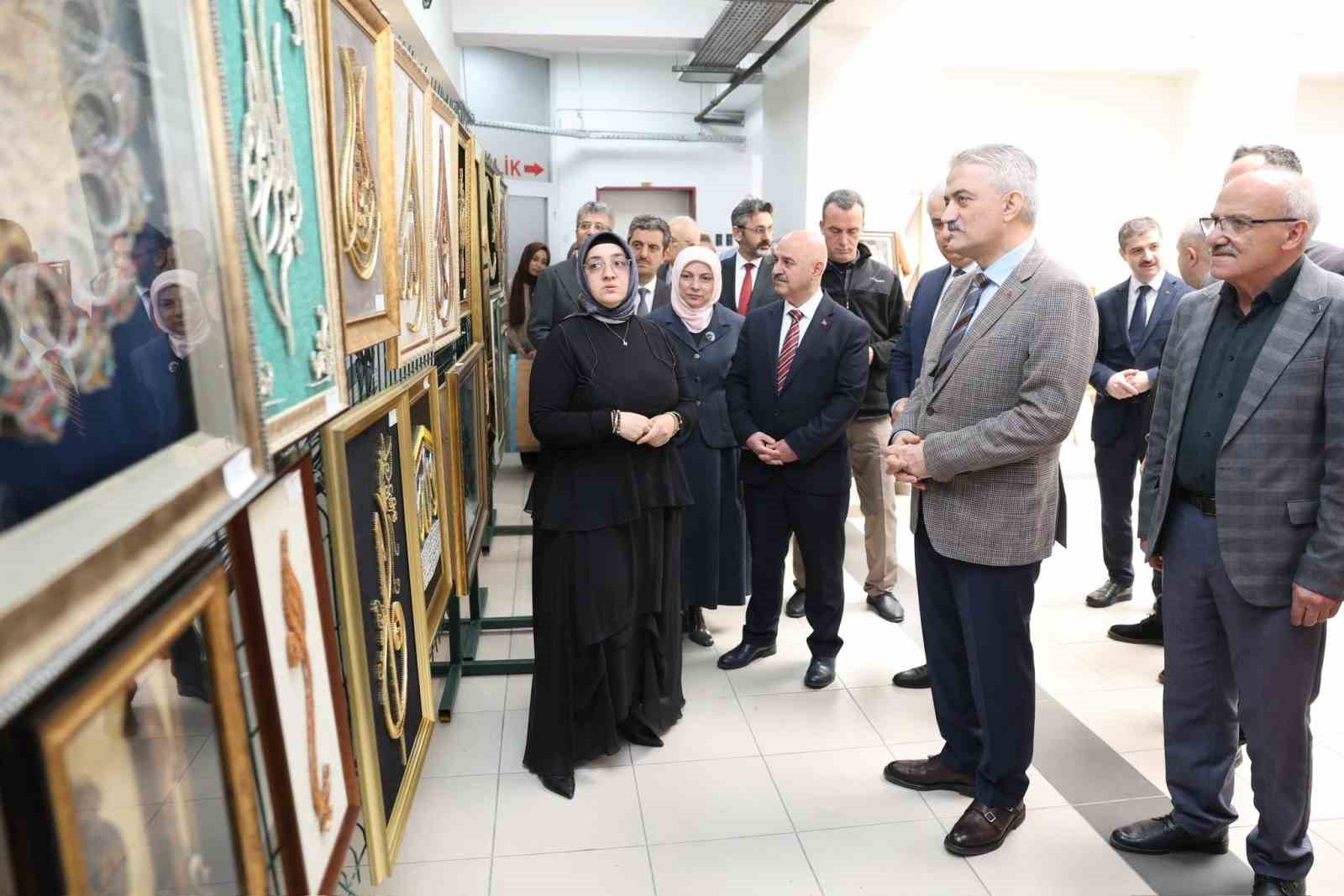 "Sanatın Diliyle Değerlerimiz" sergisi açıldı
