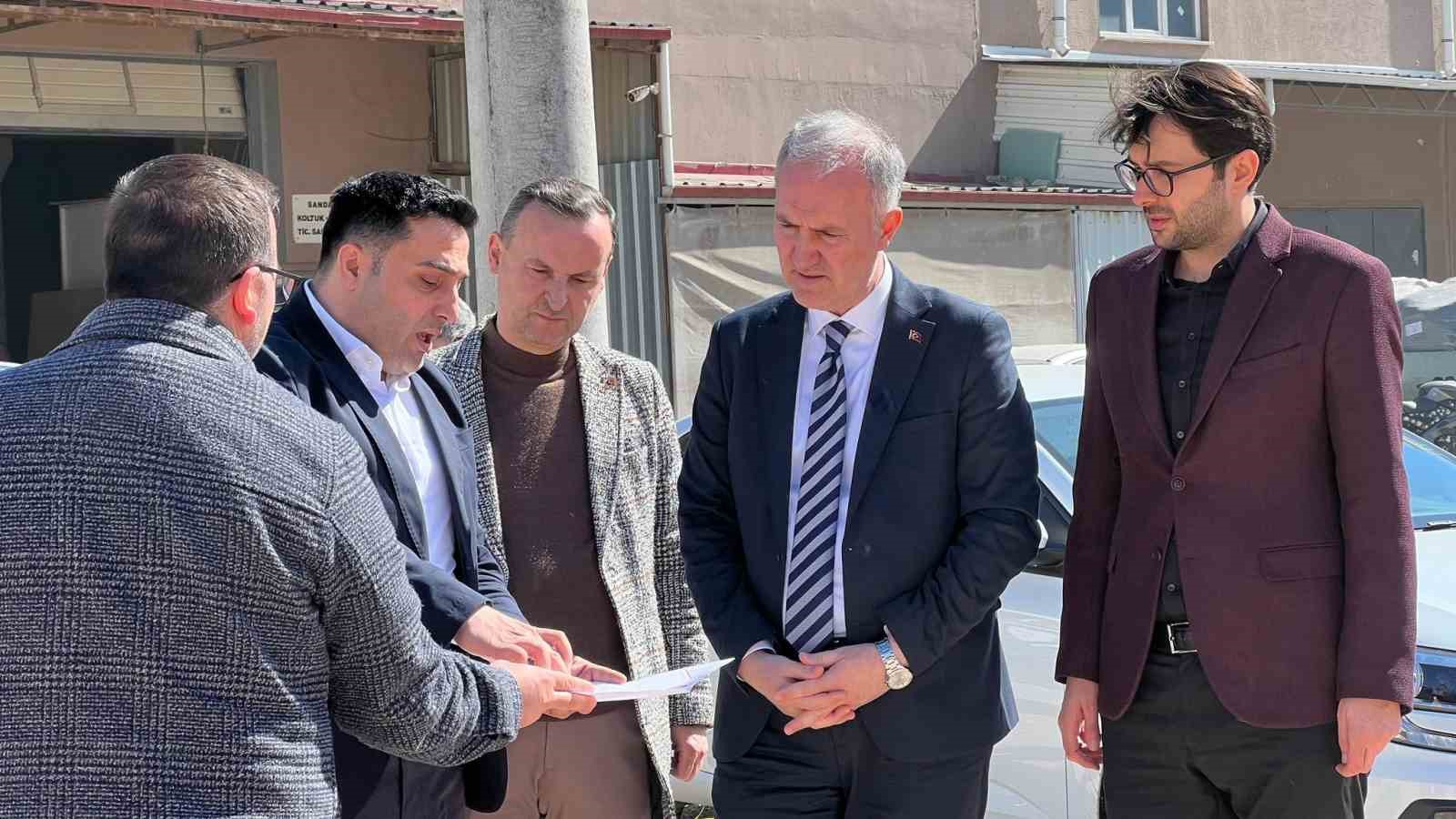 Sanayi bölgesinde otopark alanları artıyor
