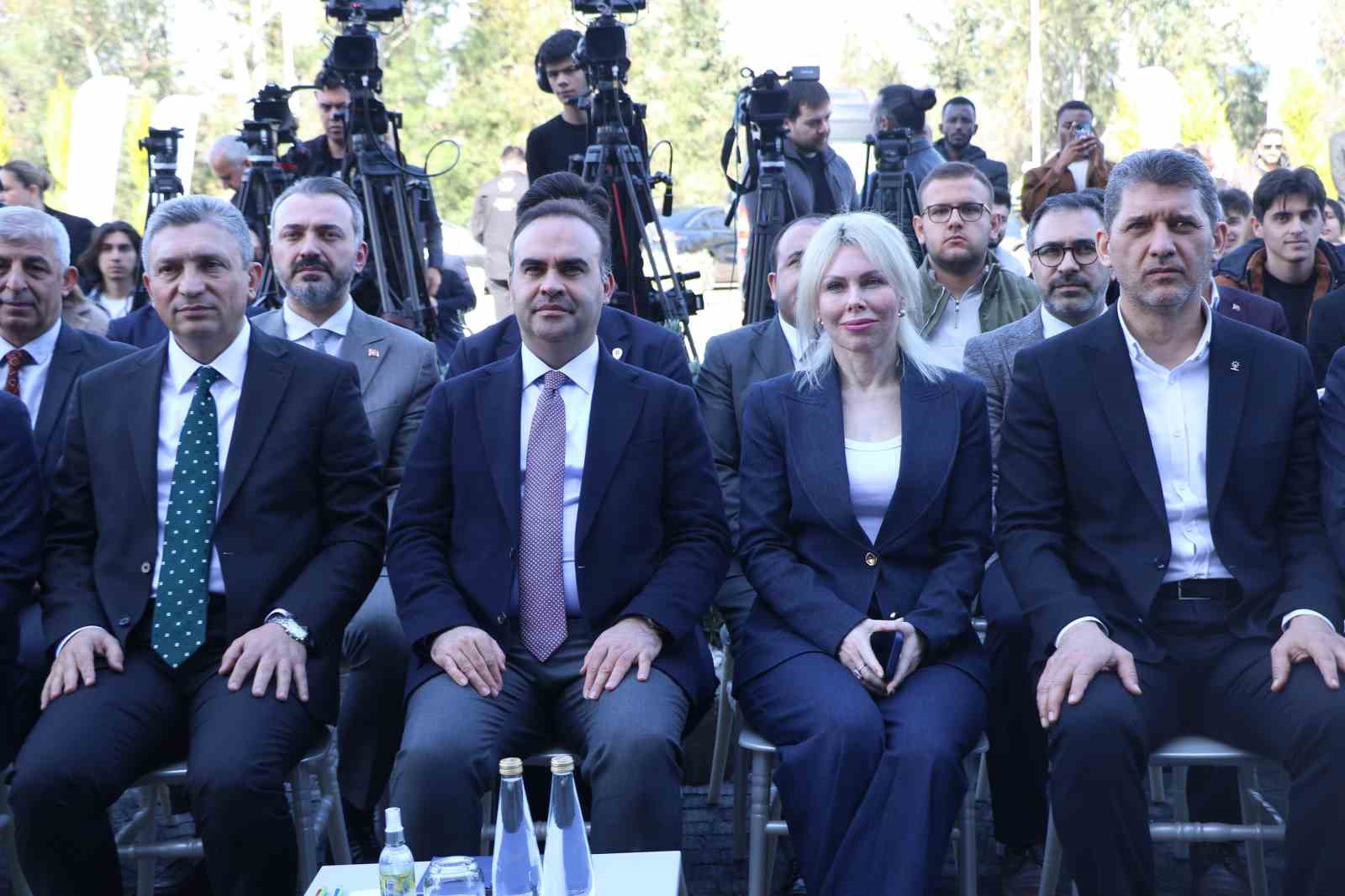 Sanayi ve Teknoloji Bakanı Kacır: "120 milyar liralık yatırımı harekete geçirdik"
Sanayi ve Teknoloji Bakanı Kacır: "120 milyar liralık yatırımı harekete geçirdik"