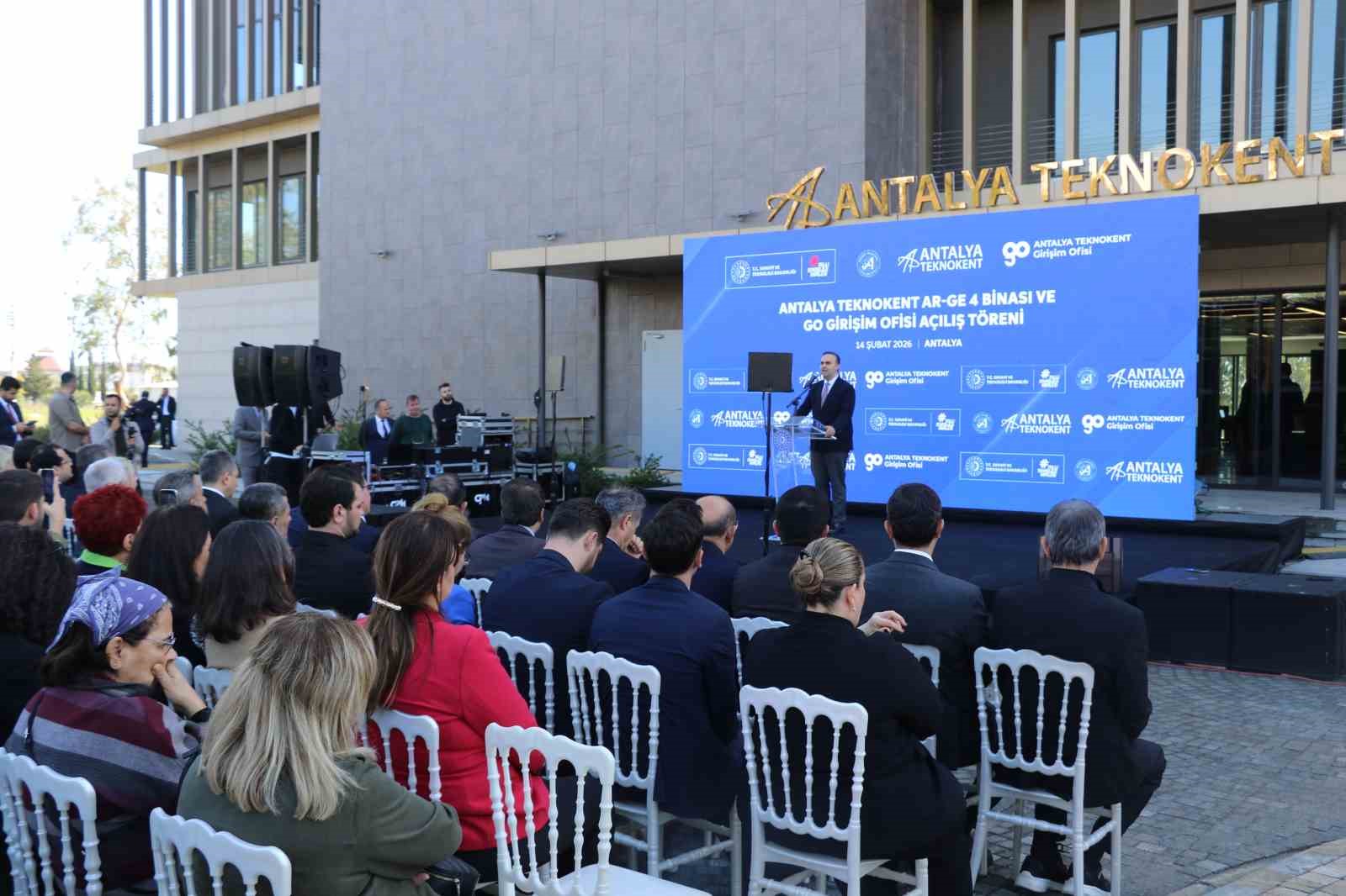 Sanayi ve Teknoloji Bakanı Kacır: "120 milyar liralık yatırımı harekete geçirdik"
Sanayi ve Teknoloji Bakanı Kacır: "120 milyar liralık yatırımı harekete geçirdik"