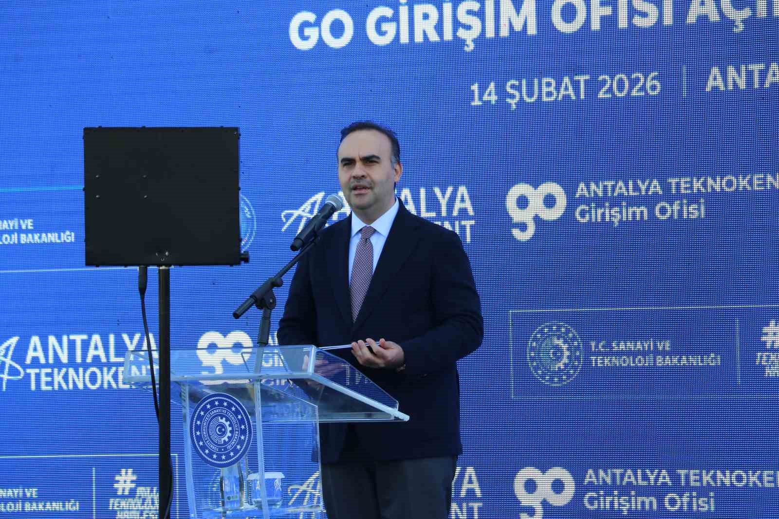 Sanayi ve Teknoloji Bakanı Kacır: "120 milyar liralık yatırımı harekete geçirdik"
Sanayi ve Teknoloji Bakanı Kacır: "120 milyar liralık yatırımı harekete geçirdik"