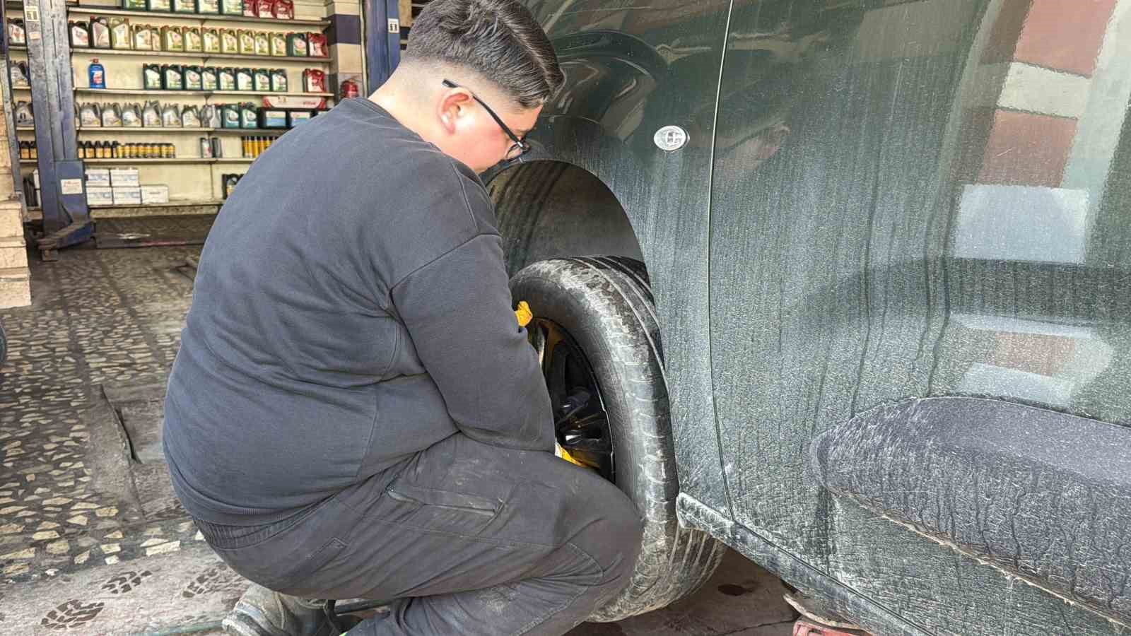 Sanayide yaz lastiği mesaisi erken başladı
