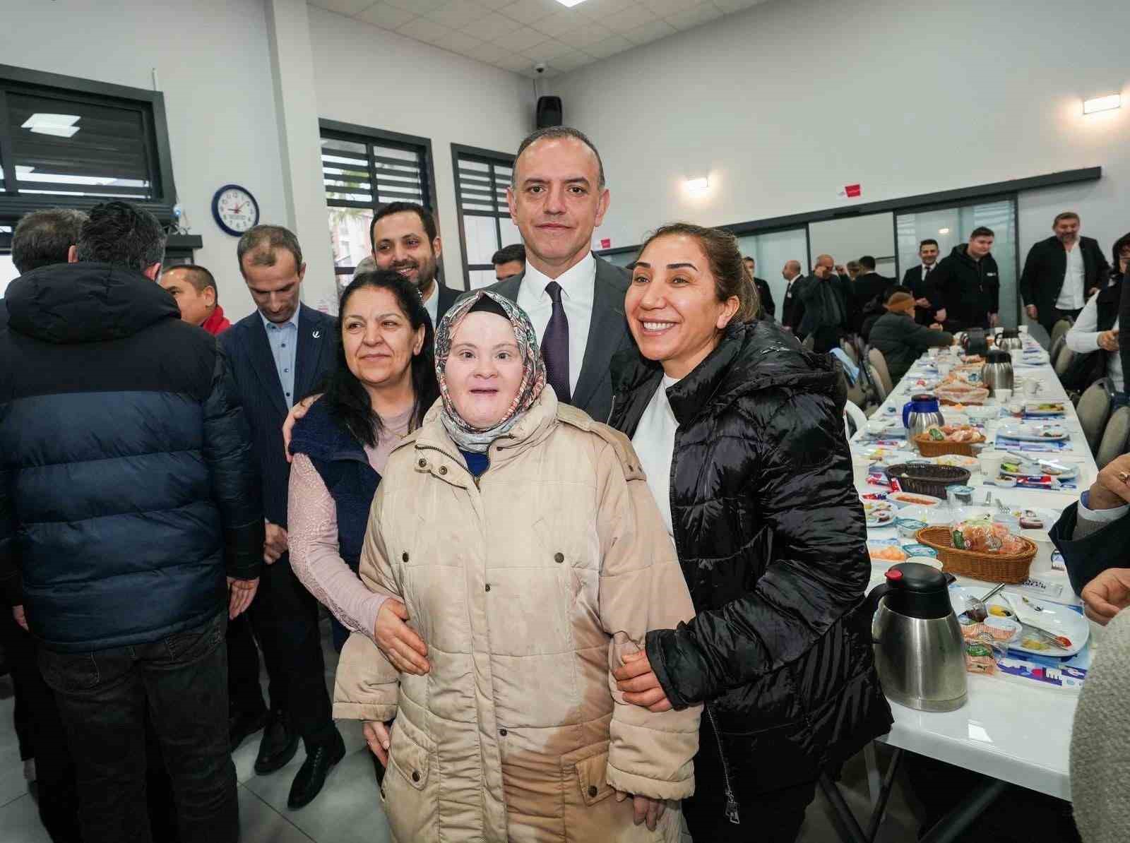 Sancaktepe’de bayram coşkusu "geleneksel bayram kahvaltısı" ile taçlandı
