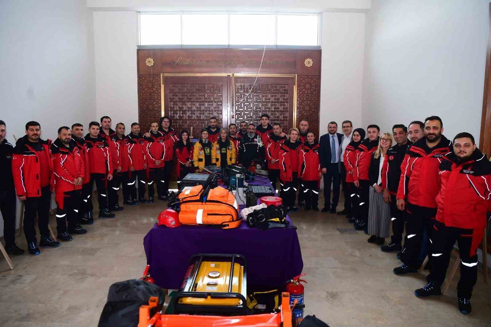 Sancaktepe’de "Dirençli Şehir" kararlılığı: 6 Şubat depremlerinde hayatını kaybedenler anıldı
