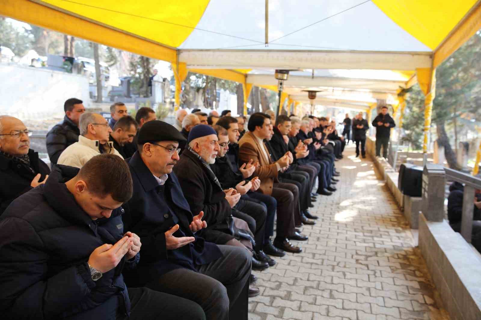 SANKO’nun kurucusu Sani Konukoğlu, mezarı başında anıldı
