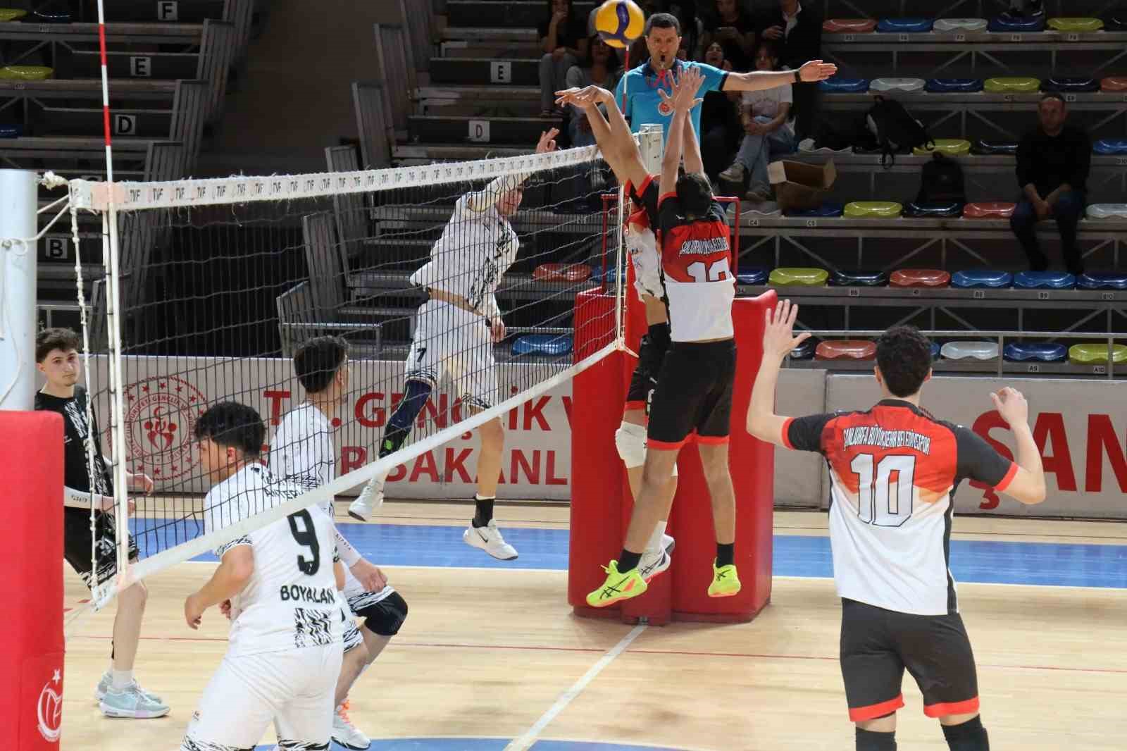Şanlıurfa Büyükşehir Belediyesi genç erkekler voleybol takımından filede ikinci galibiyet
