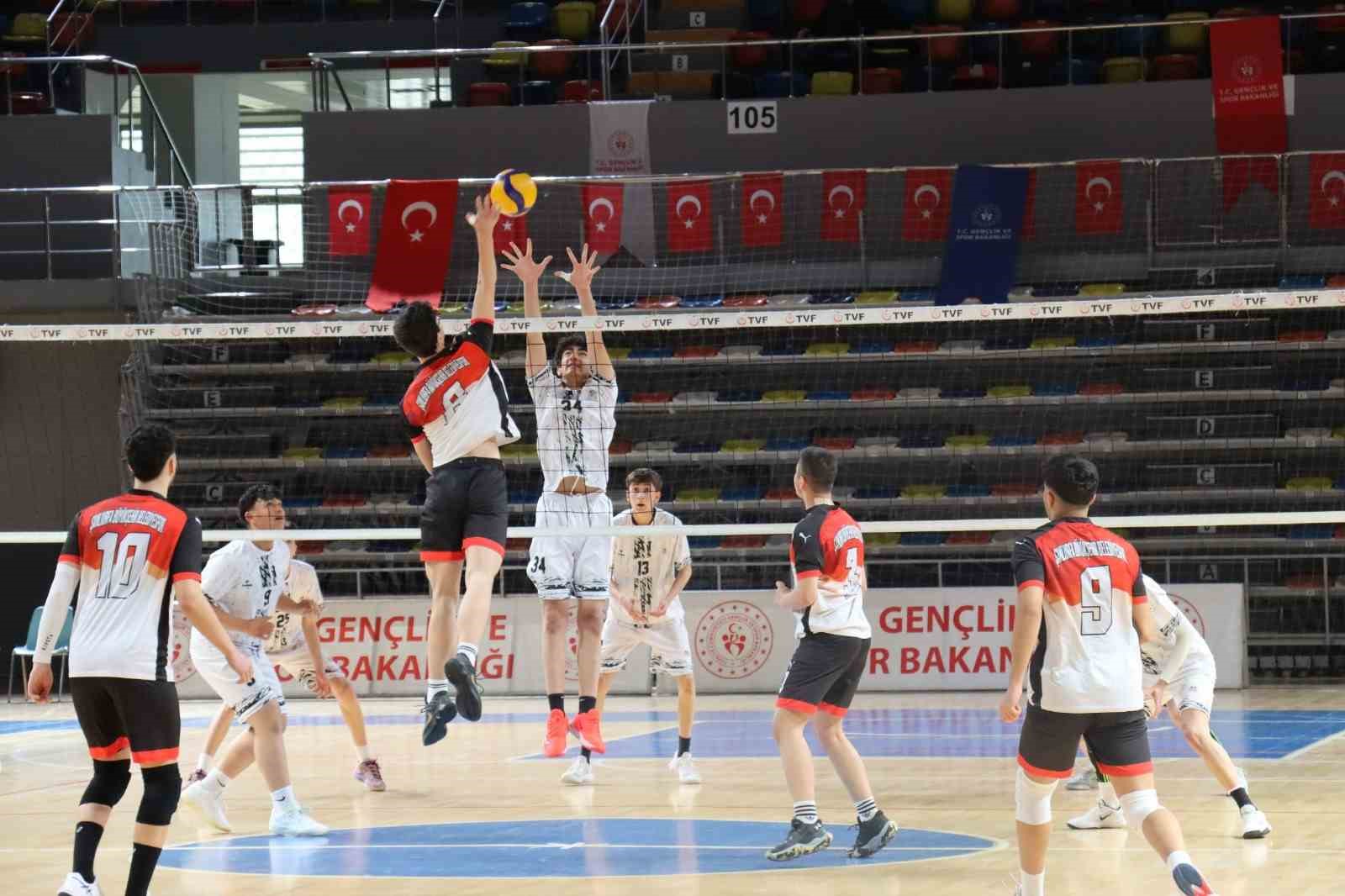 Şanlıurfa Büyükşehir Belediyesi genç erkekler voleybol takımından filede ikinci galibiyet
