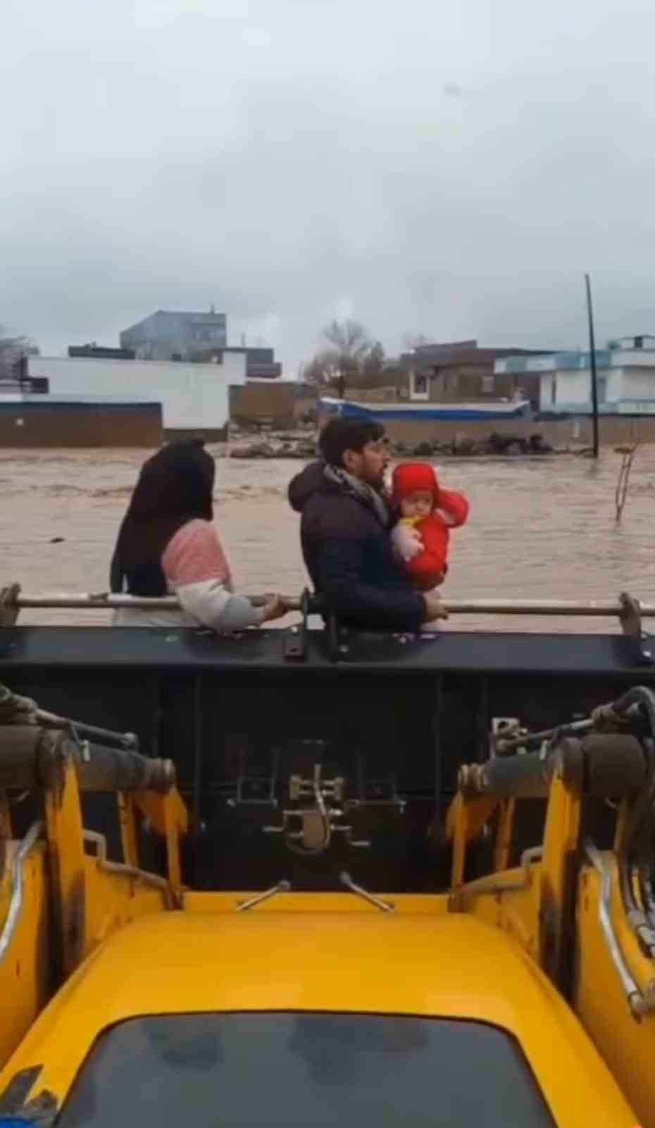 Şanlıurfa kırsalında sel hayatı felç etti
