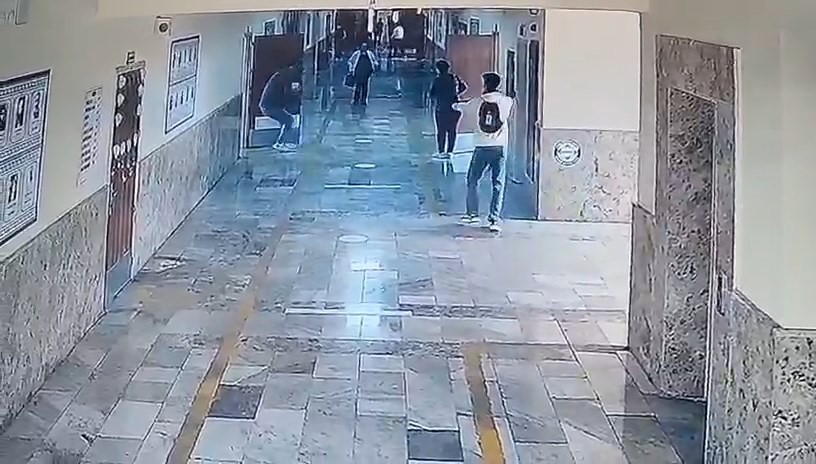 Şanlıurfa’da 16 kişinin yaralandığı saldırı anı güvenlik kamerasına yansıdı
