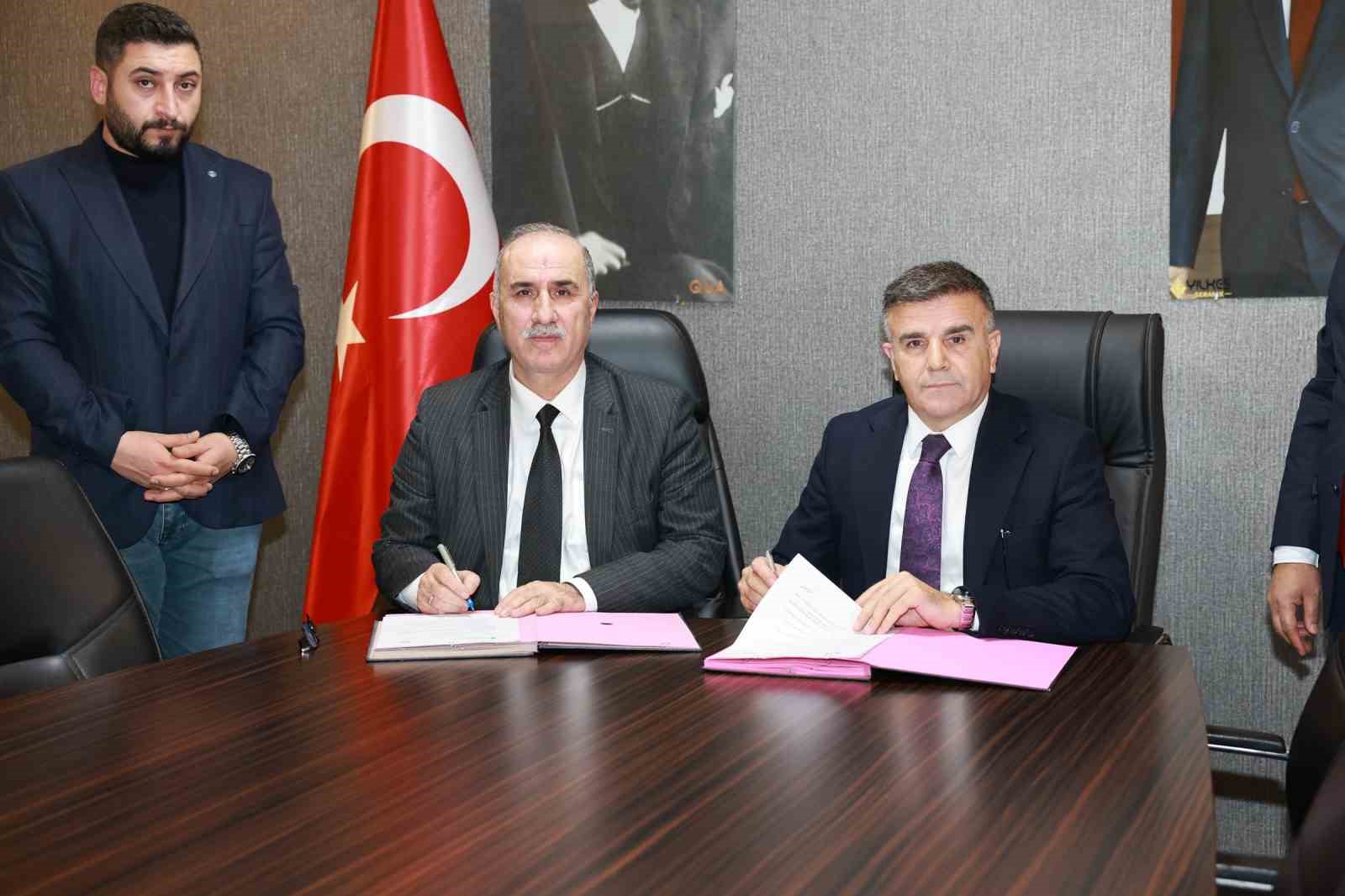 Şanlıurfa’da 250 bin öğrenciye su tasarrufu eğitimi verilecek
Şanlıurfa’da 250 bin öğrenciye su tasarrufu eğitimi verilecek