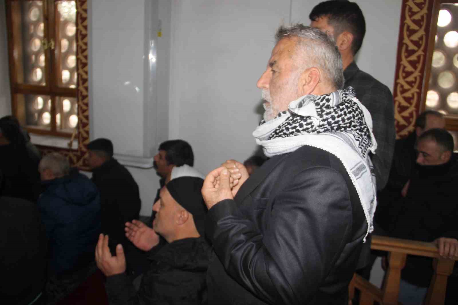 Şanlıurfa’da 6 Şubat depremlerinde hayatını kaybedenler için mevlit okutuldu
